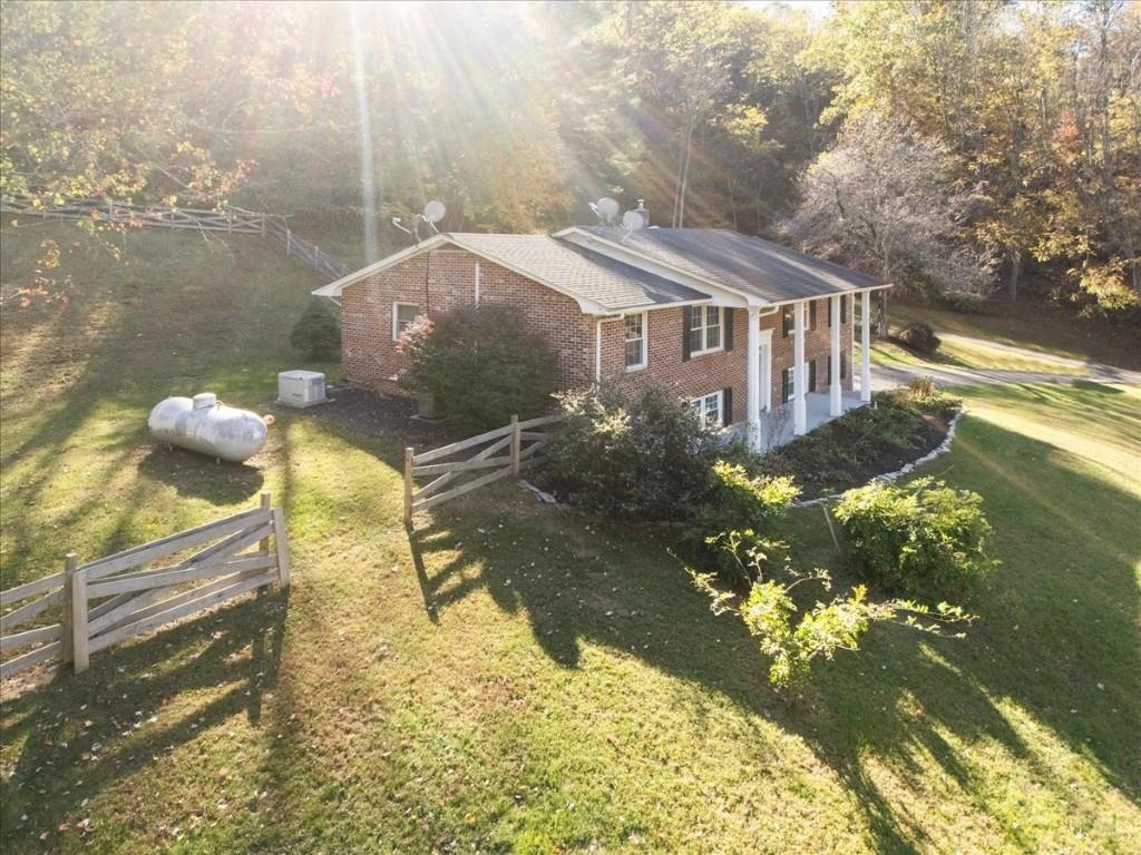 5661 Owens Road Radford VA 24141