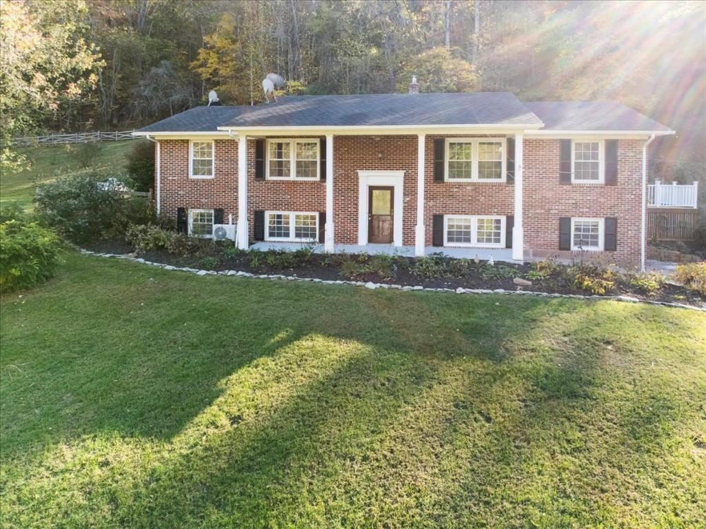 5661 Owens Road Radford VA 24141