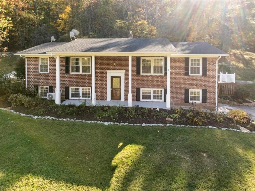 5661 Owens Road Radford VA 24141