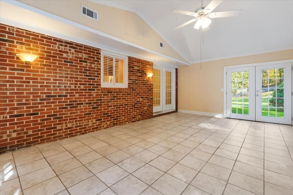 5661 Owens Road Radford VA 24141