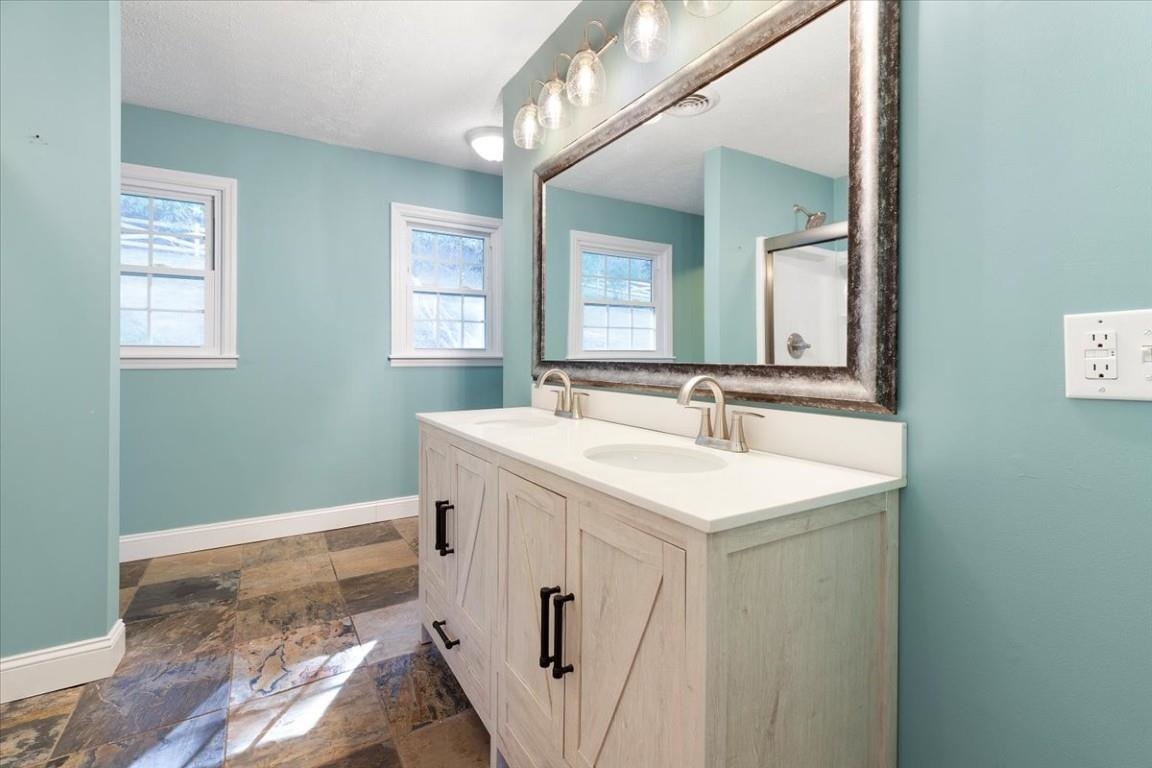 5661 Owens Road Radford VA 24141