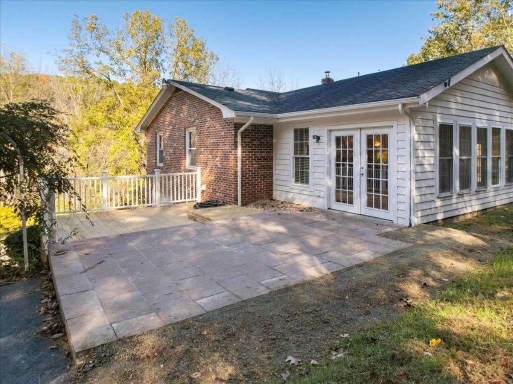 5661 Owens Road Radford VA 24141