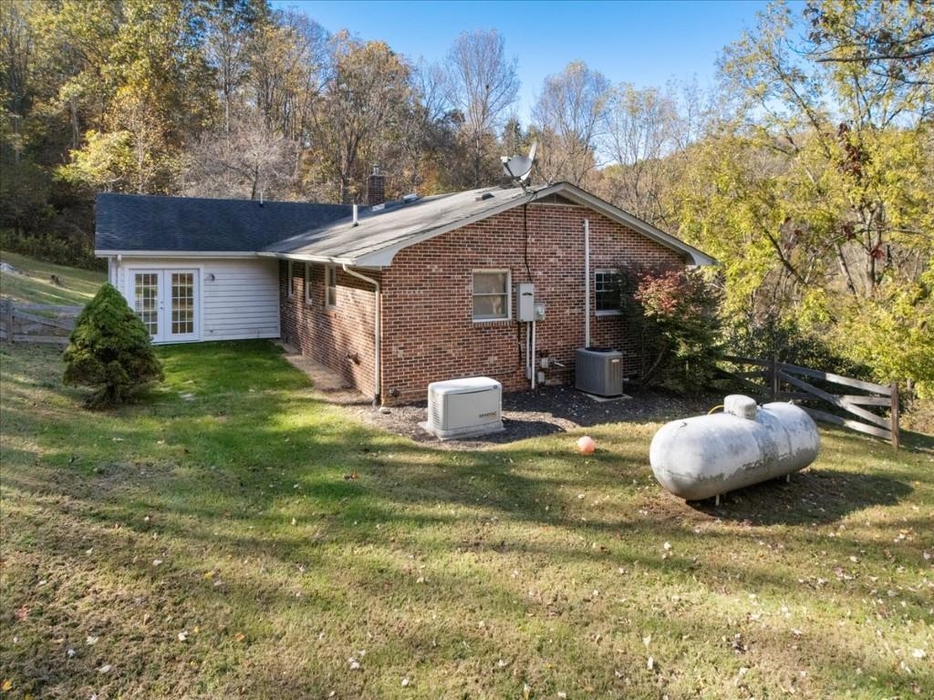 5661 Owens Road Radford VA 24141