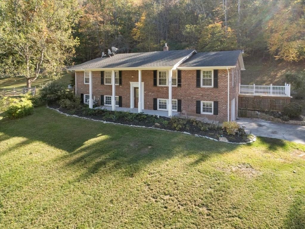 5661 Owens Road Radford VA 24141