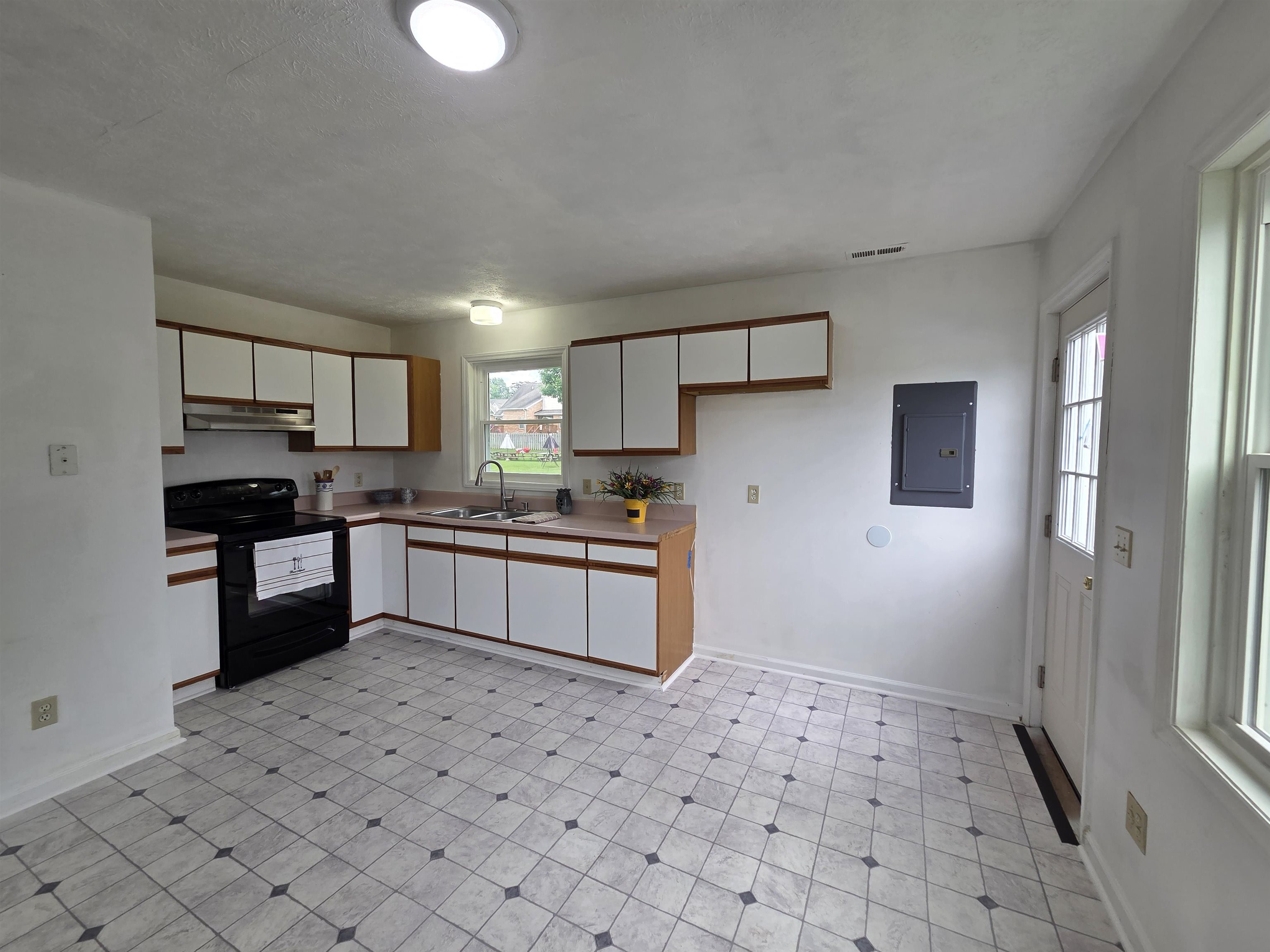 508 Seventeenth Street Radford VA 24141