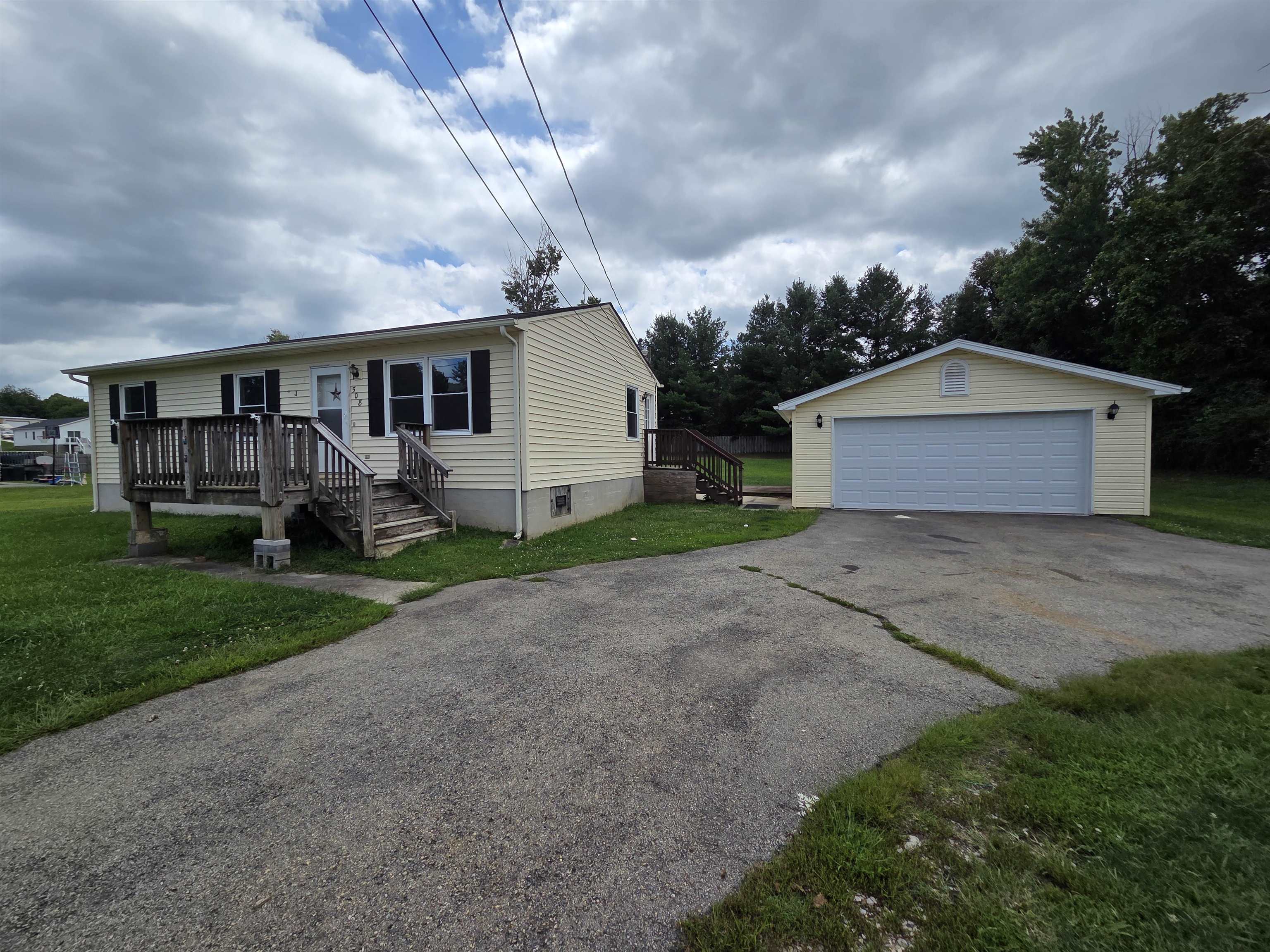 508 Seventeenth Street Radford VA 24141