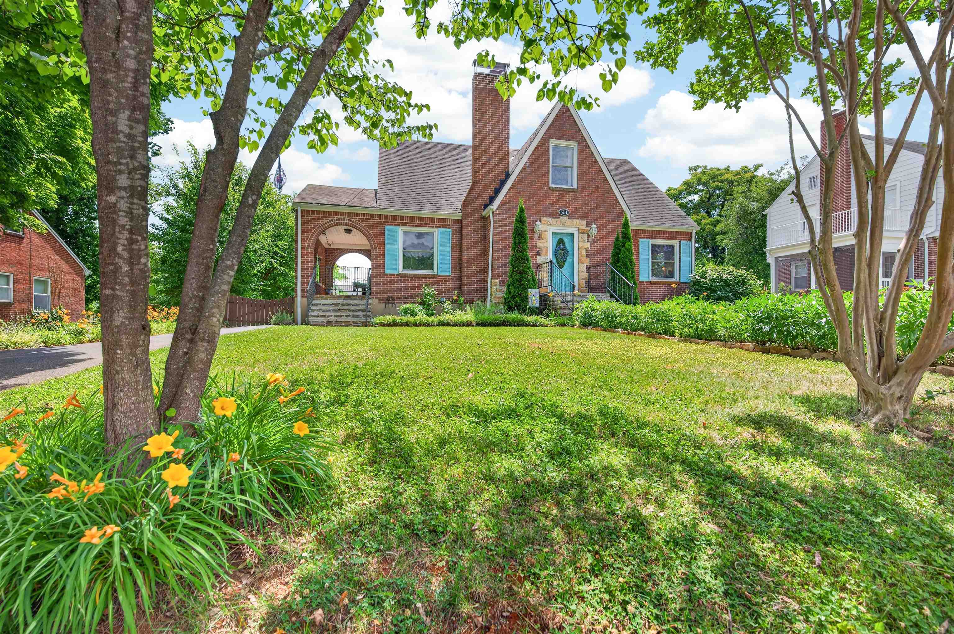 5214 Woodbury Street NW Roanoke VA 24012