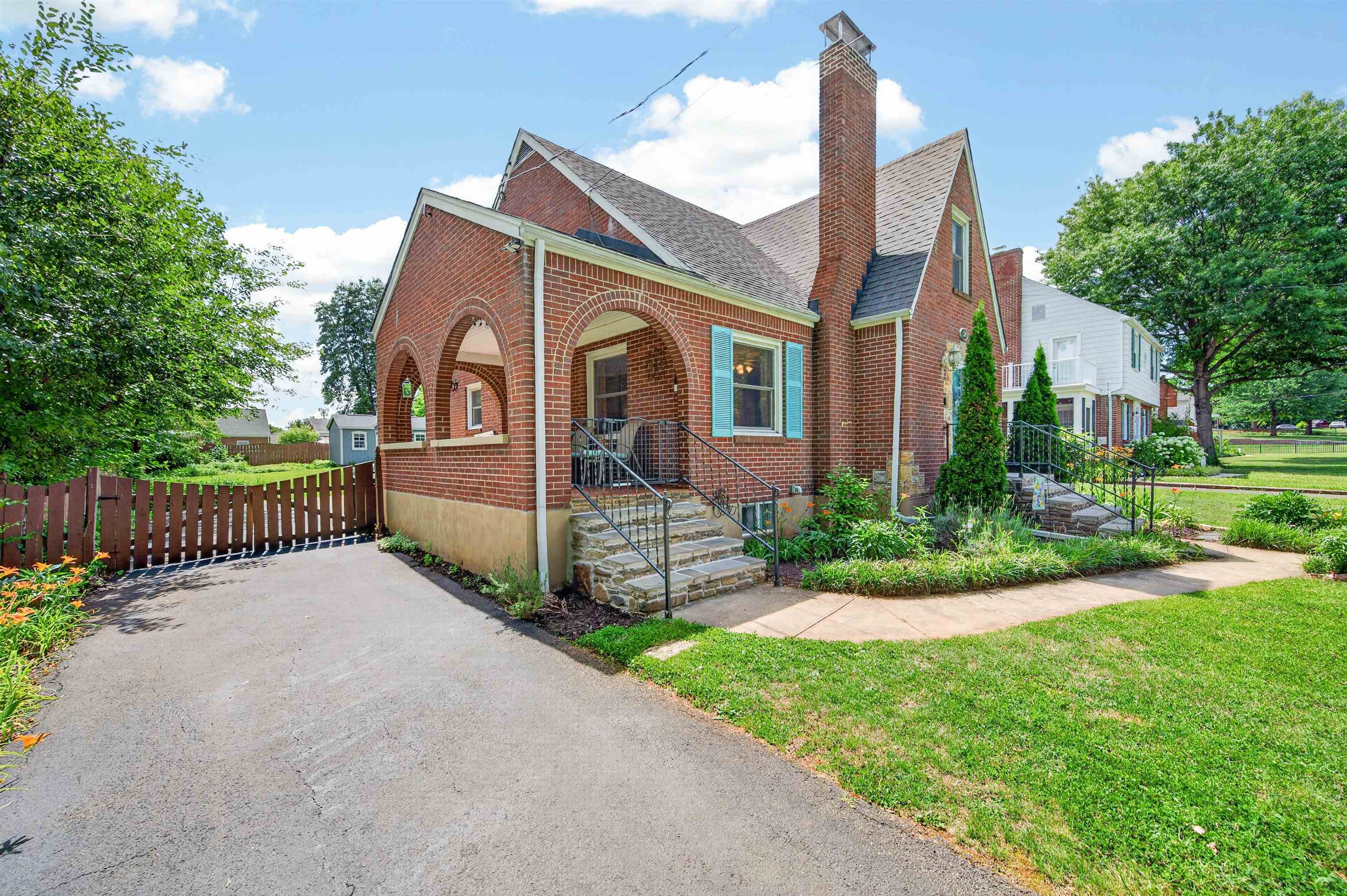 5214 Woodbury Street NW Roanoke VA 24012