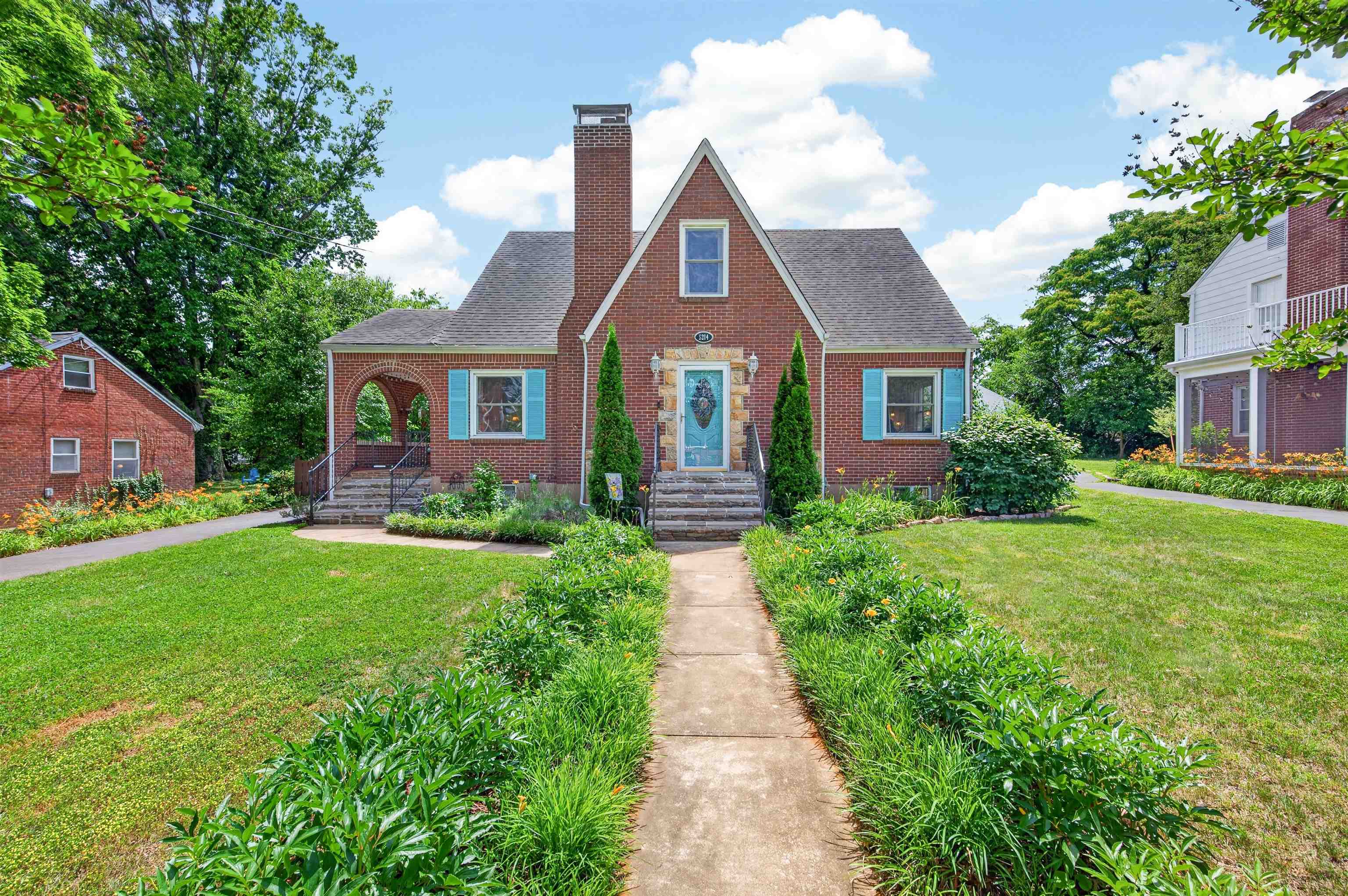5214 Woodbury Street NW Roanoke VA 24012