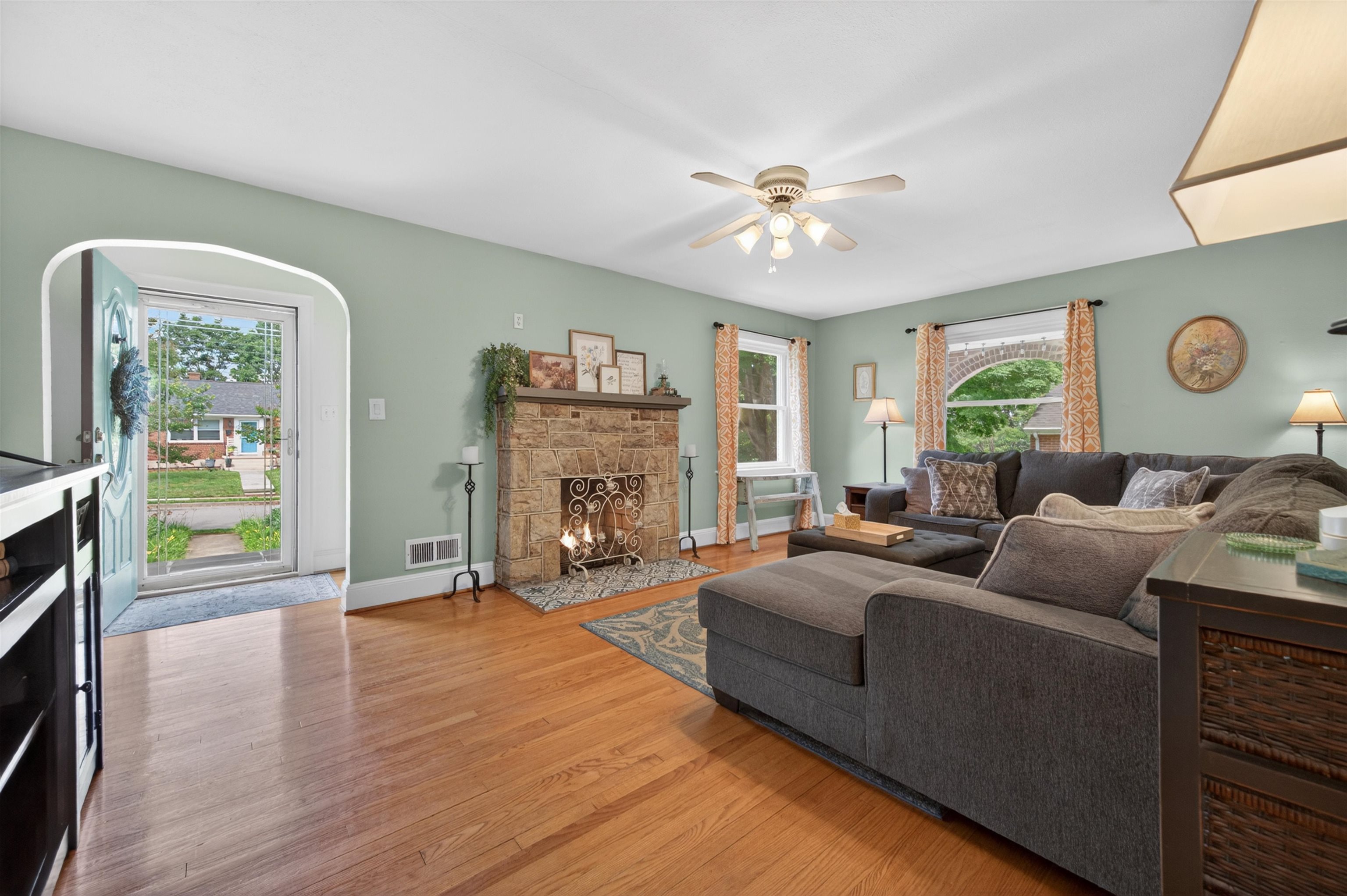 5214 Woodbury Street NW Roanoke VA 24012