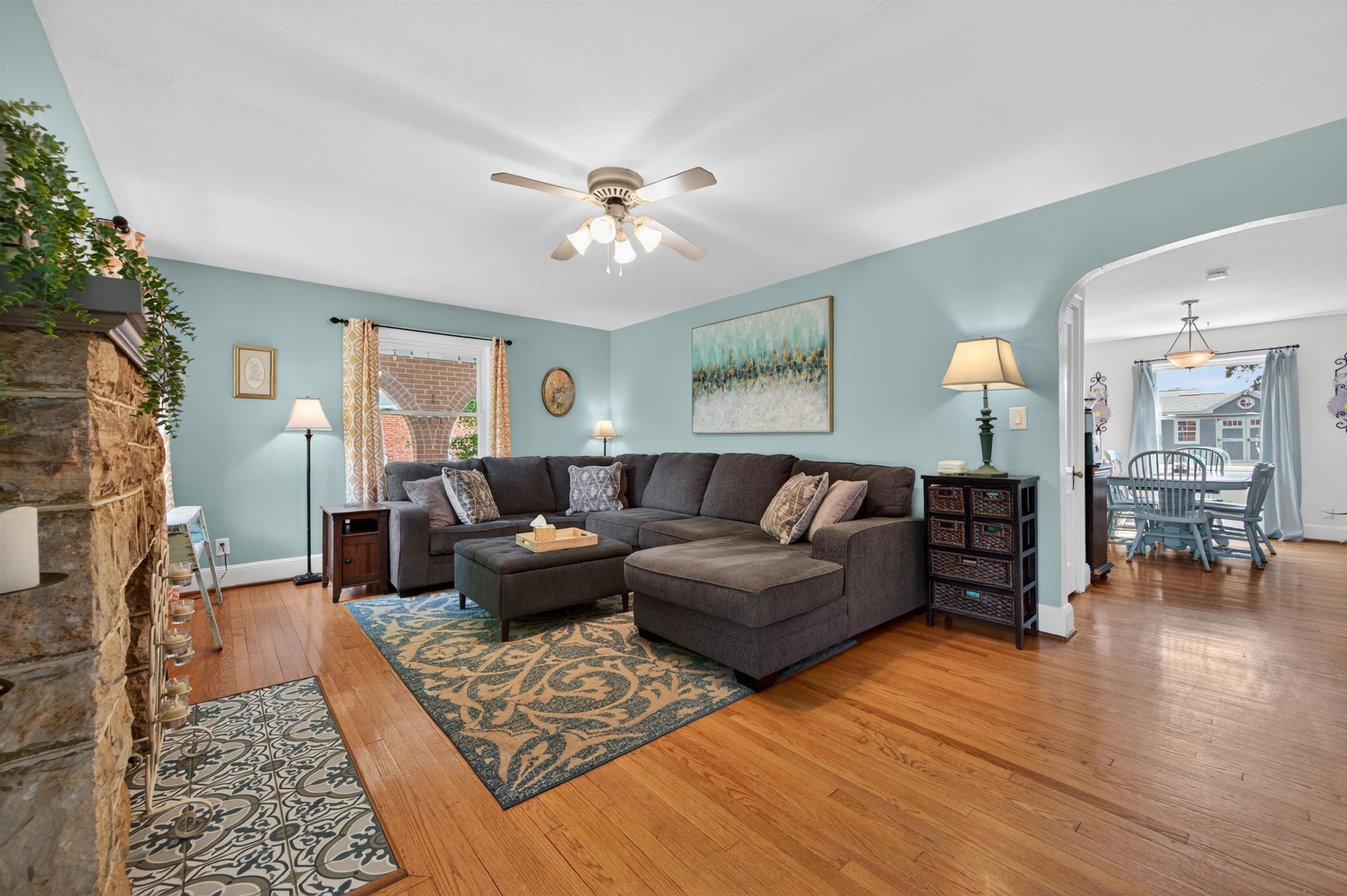 5214 Woodbury Street NW Roanoke VA 24012