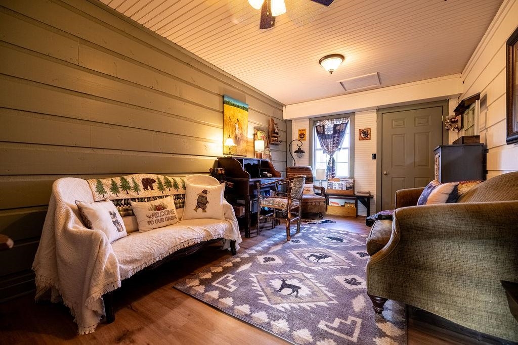 579 Volunteer Road Hillsville VA 24343
