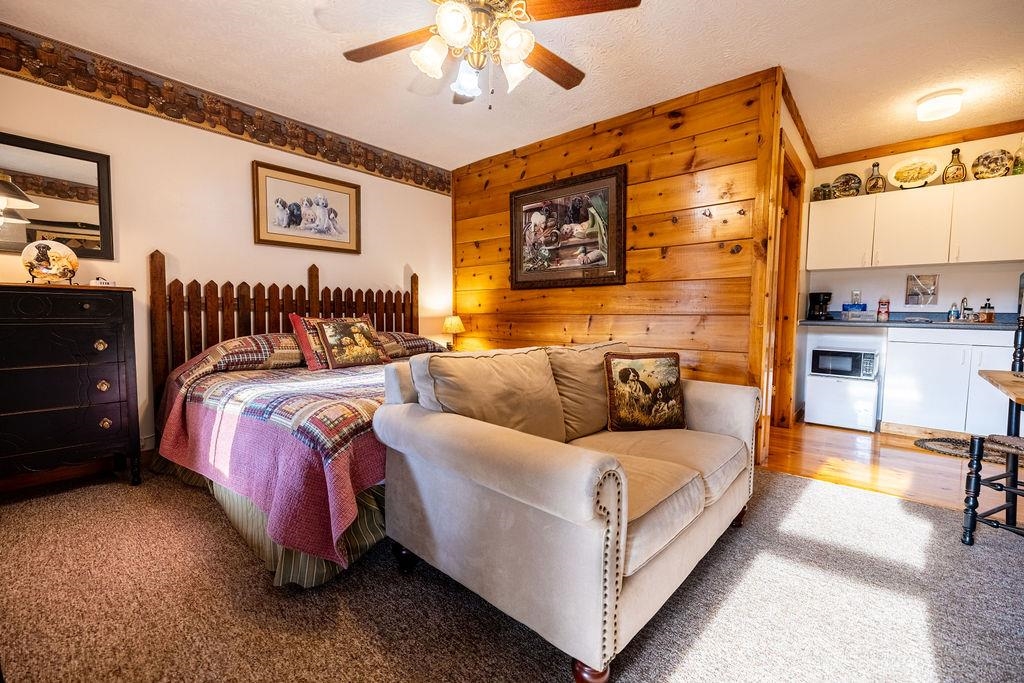 579 Volunteer Road Hillsville VA 24343