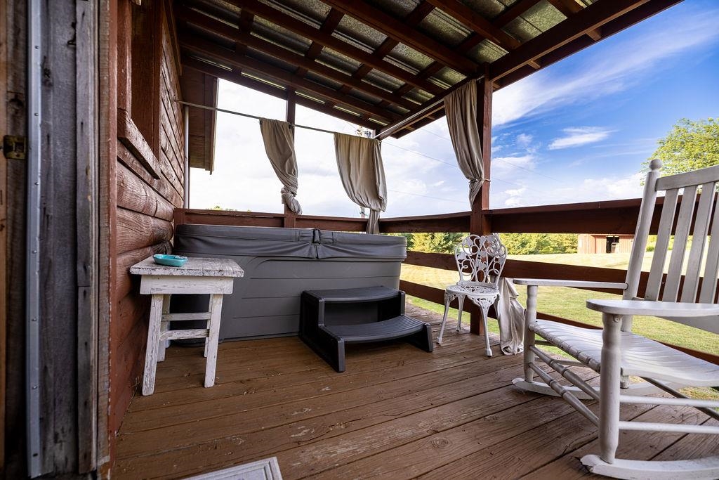 579 Volunteer Road Hillsville VA 24343