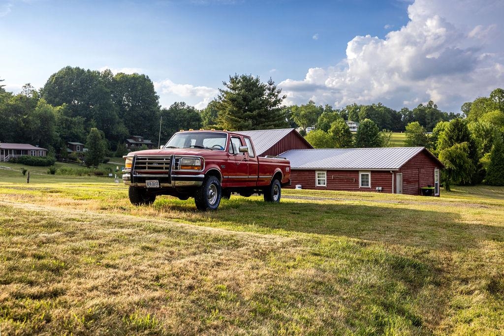 579 Volunteer Road Hillsville VA 24343