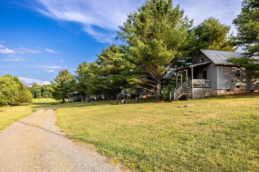 579 Volunteer Road Hillsville VA 24343