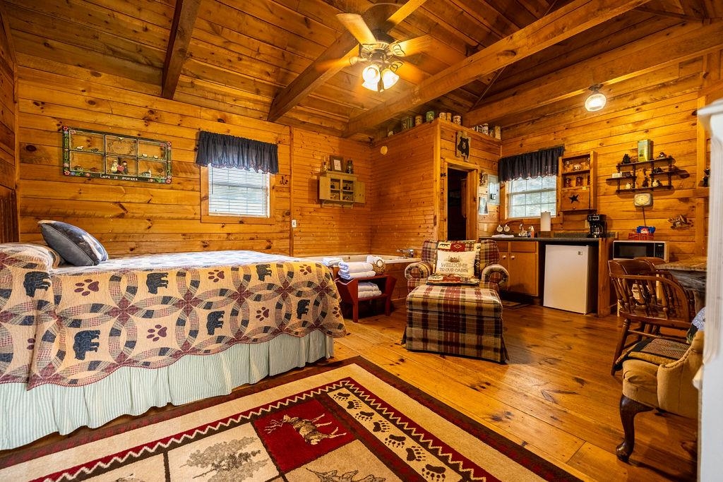 579 Volunteer Road Hillsville VA 24343