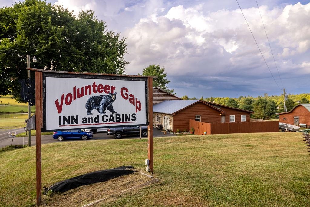 579 Volunteer Road Hillsville VA 24343