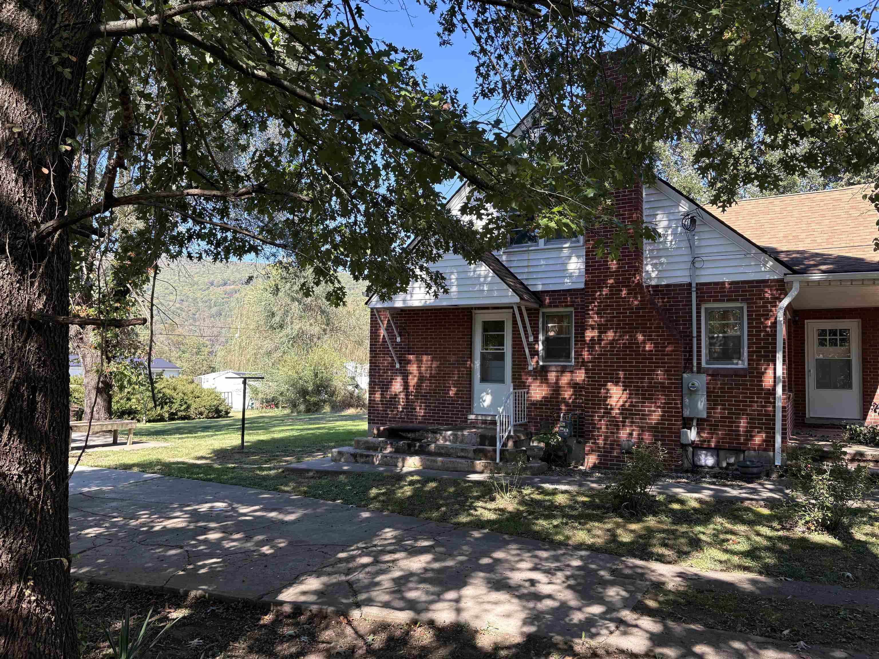 127 Roberta Street Narrows VA 24124