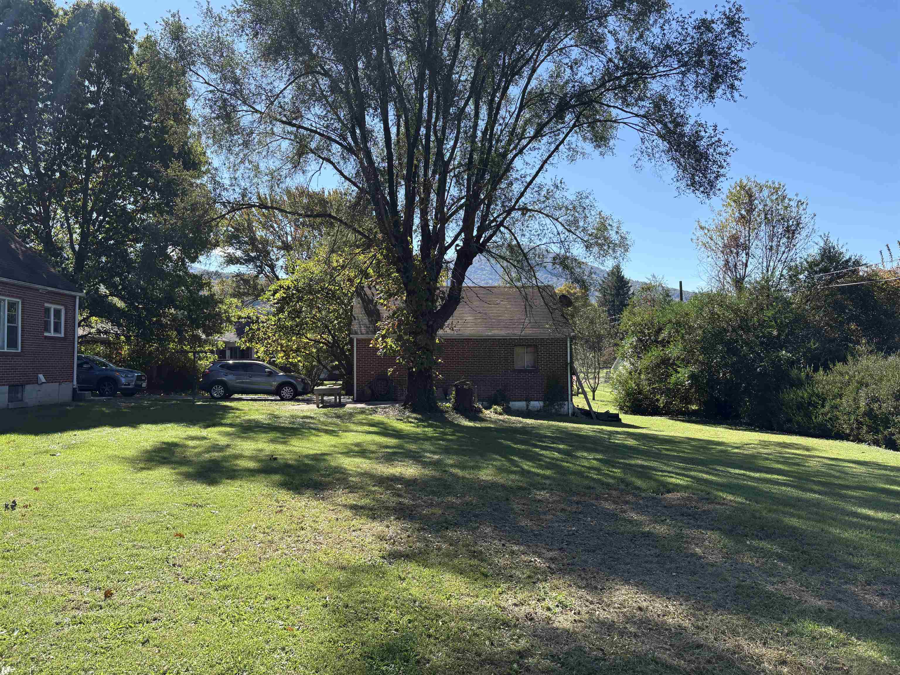 127 Roberta Street Narrows VA 24124