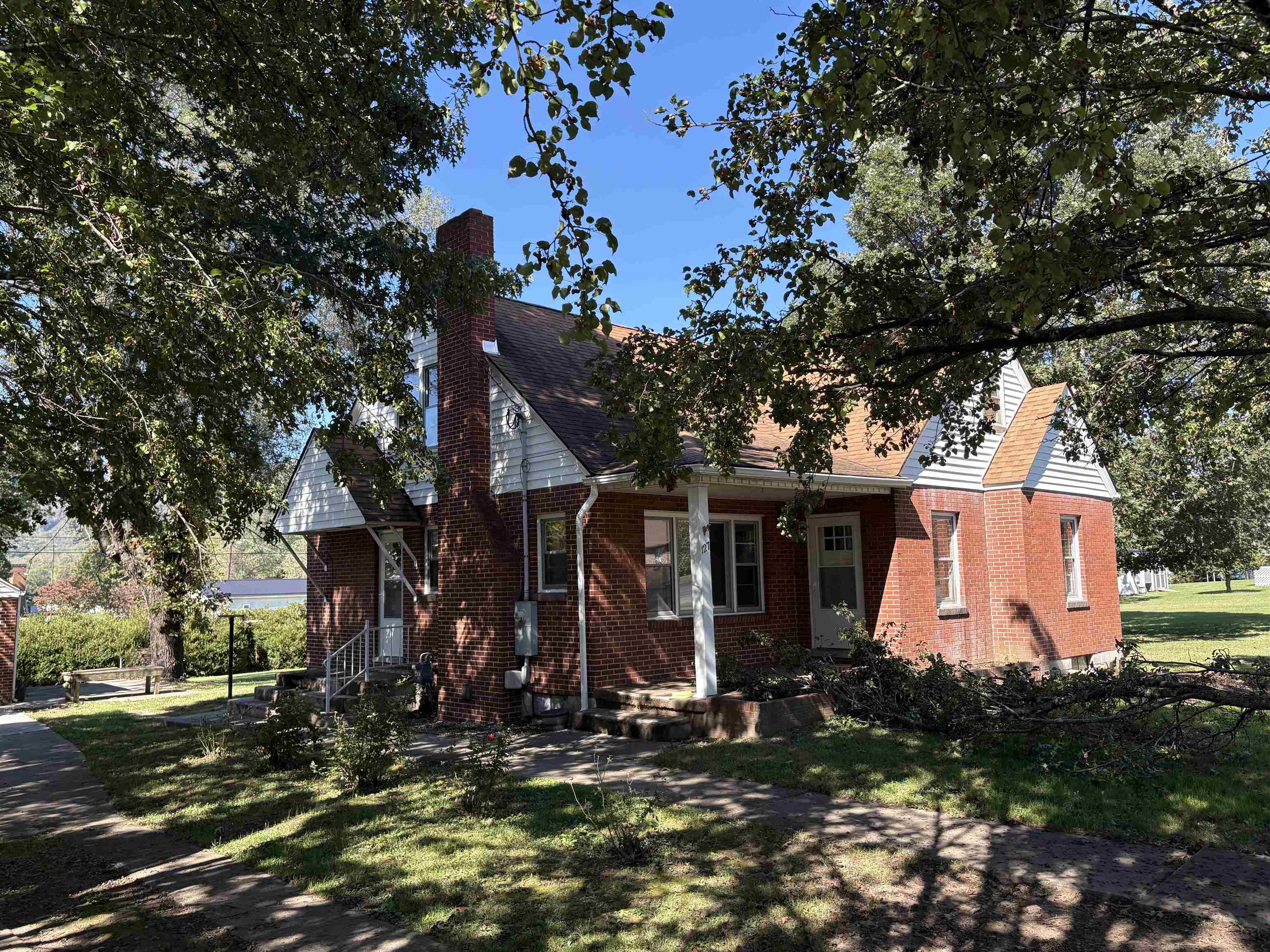 127 Roberta Street Narrows VA 24124