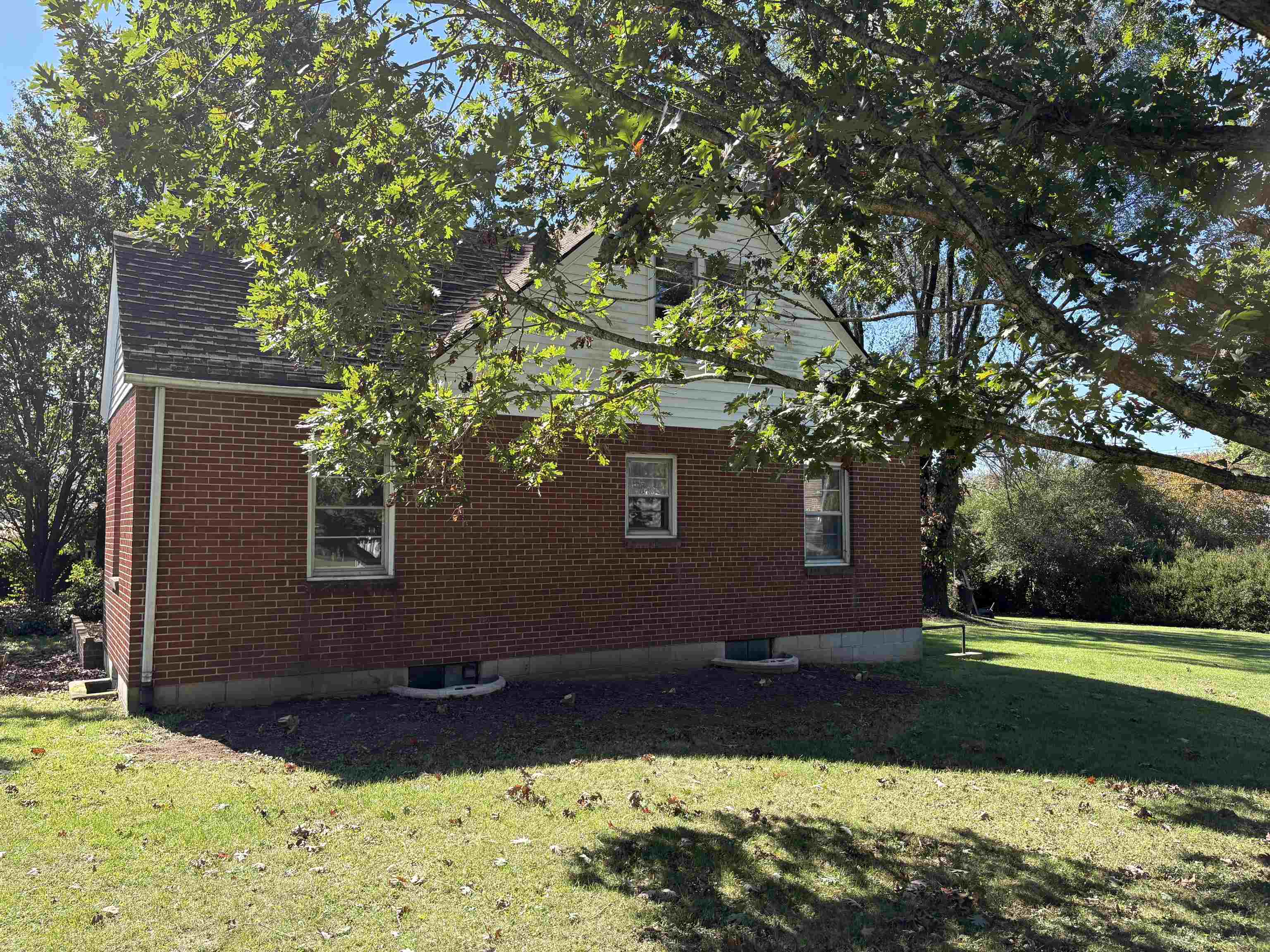 127 Roberta Street Narrows VA 24124