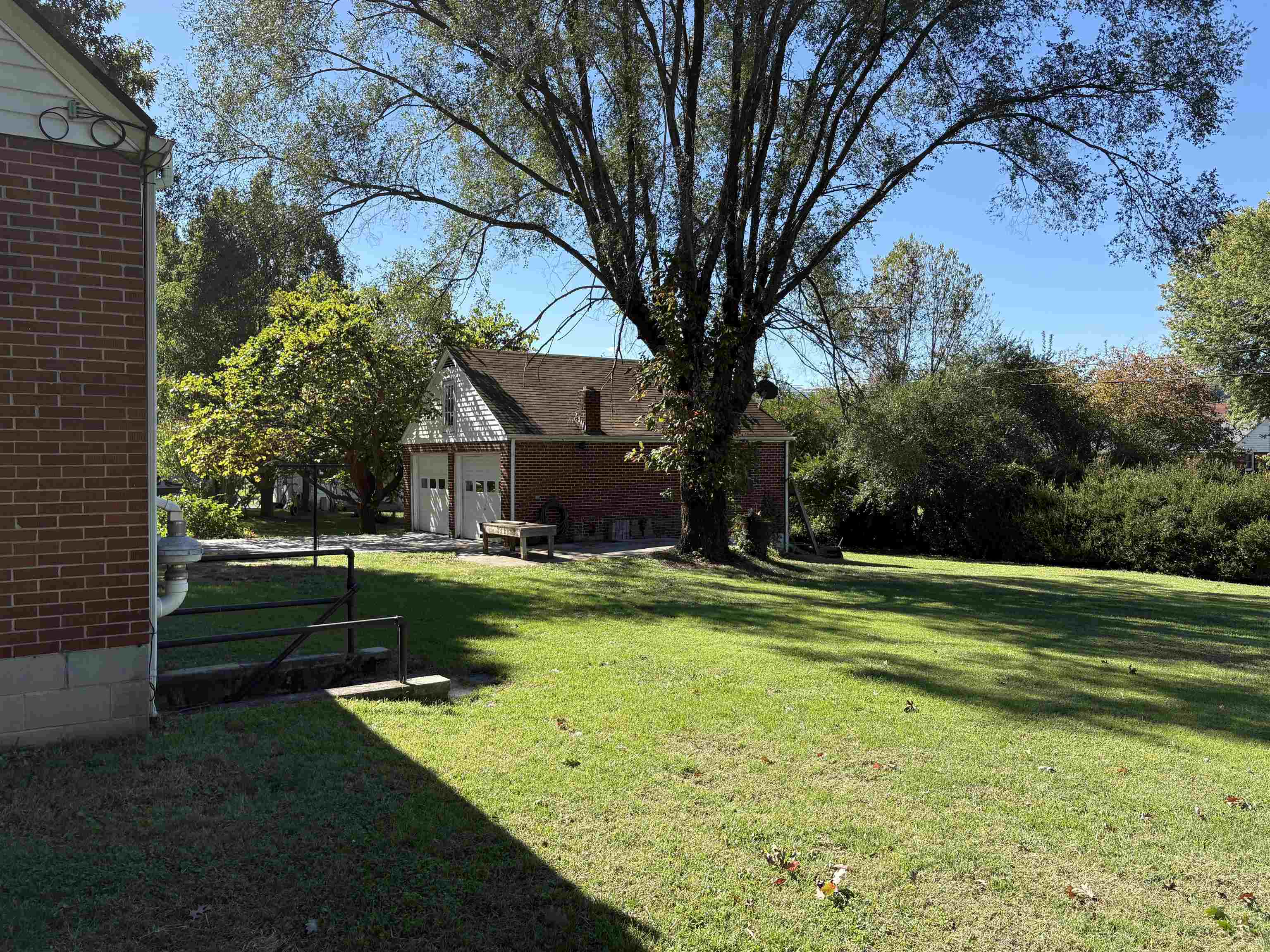 127 Roberta Street Narrows VA 24124