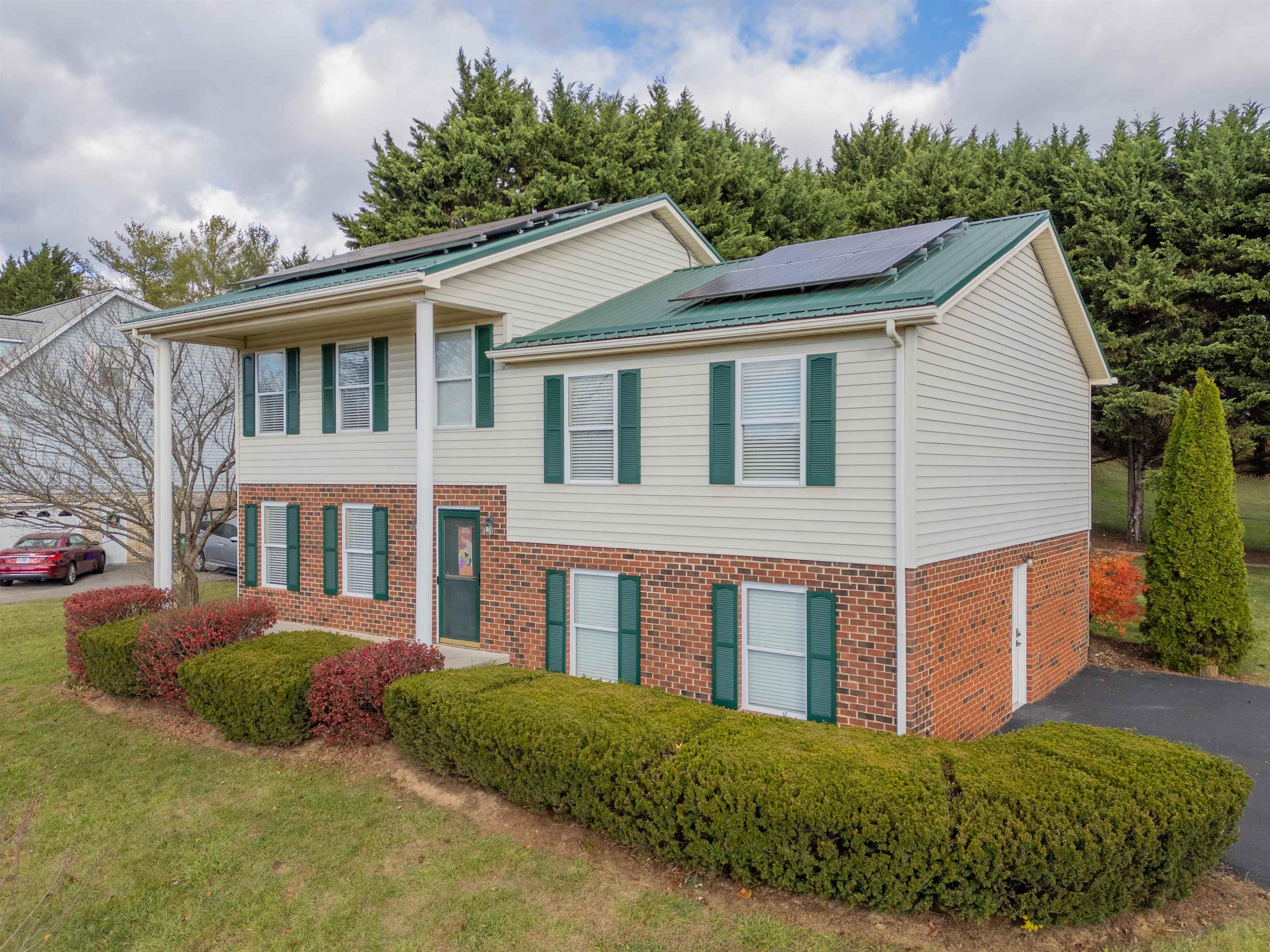 915 George Edward Viaduct Christiansburg VA 24073