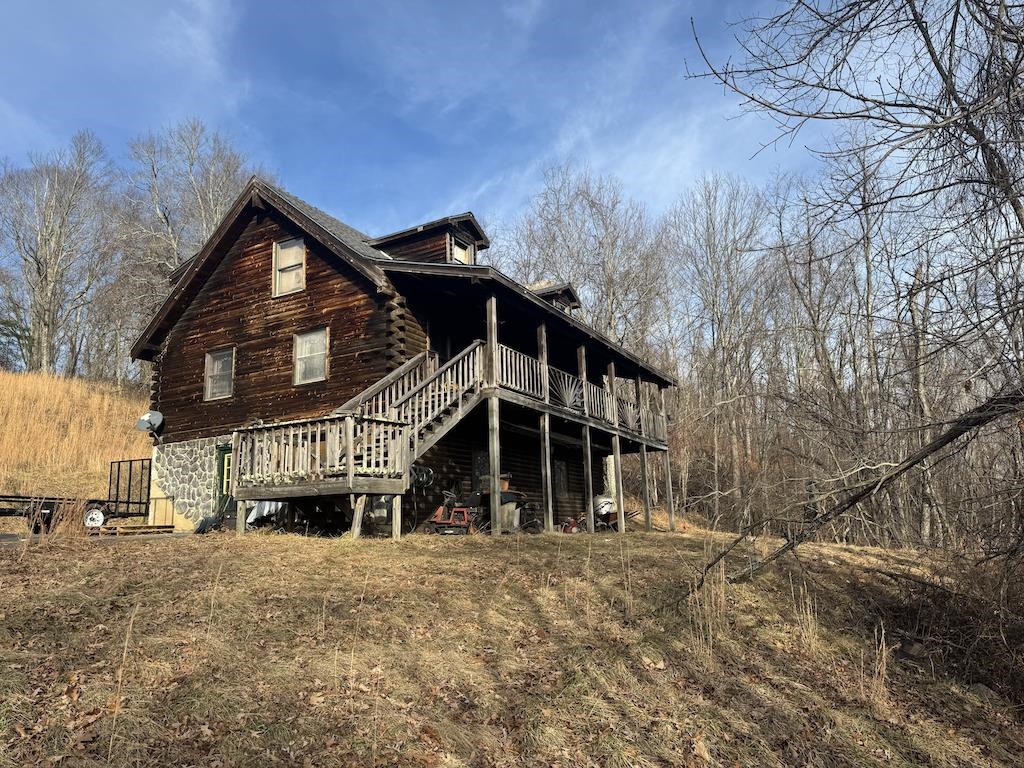 1212 Eagle View Drive NE Pilot VA 24138