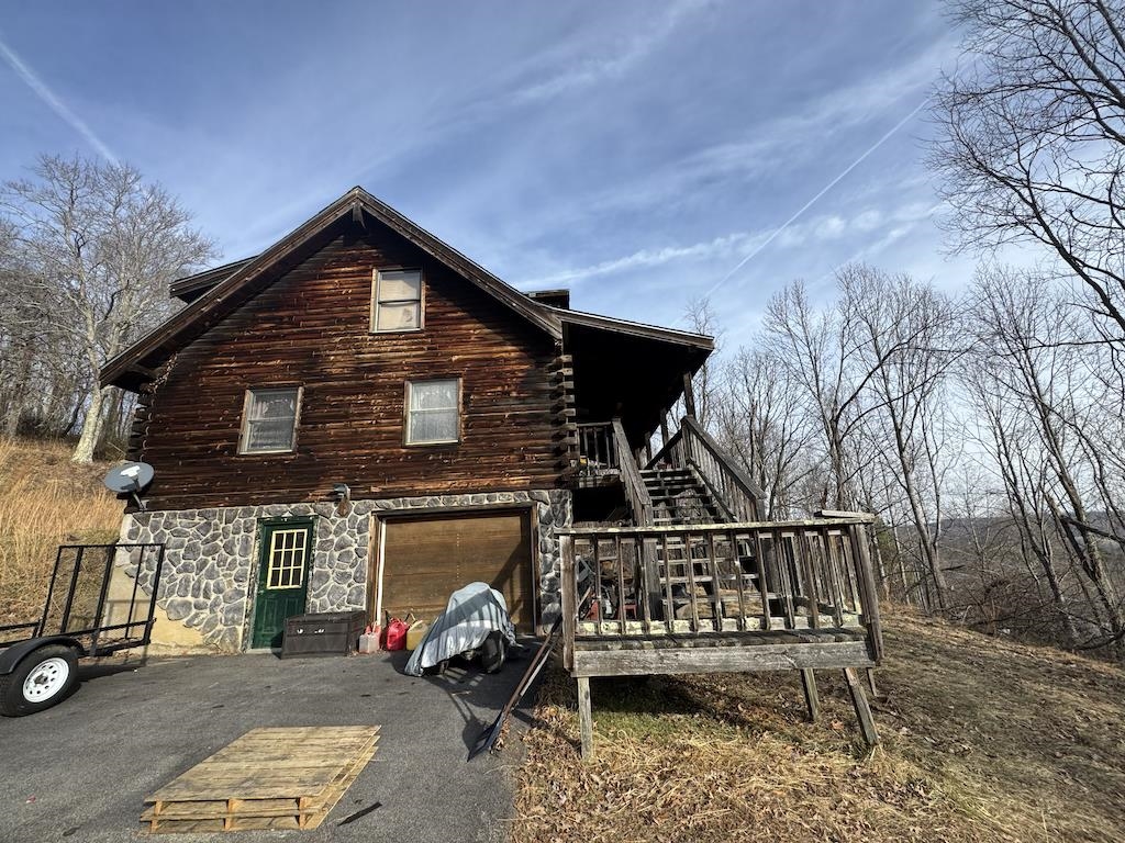 1212 Eagle View Drive NE Pilot VA 24138