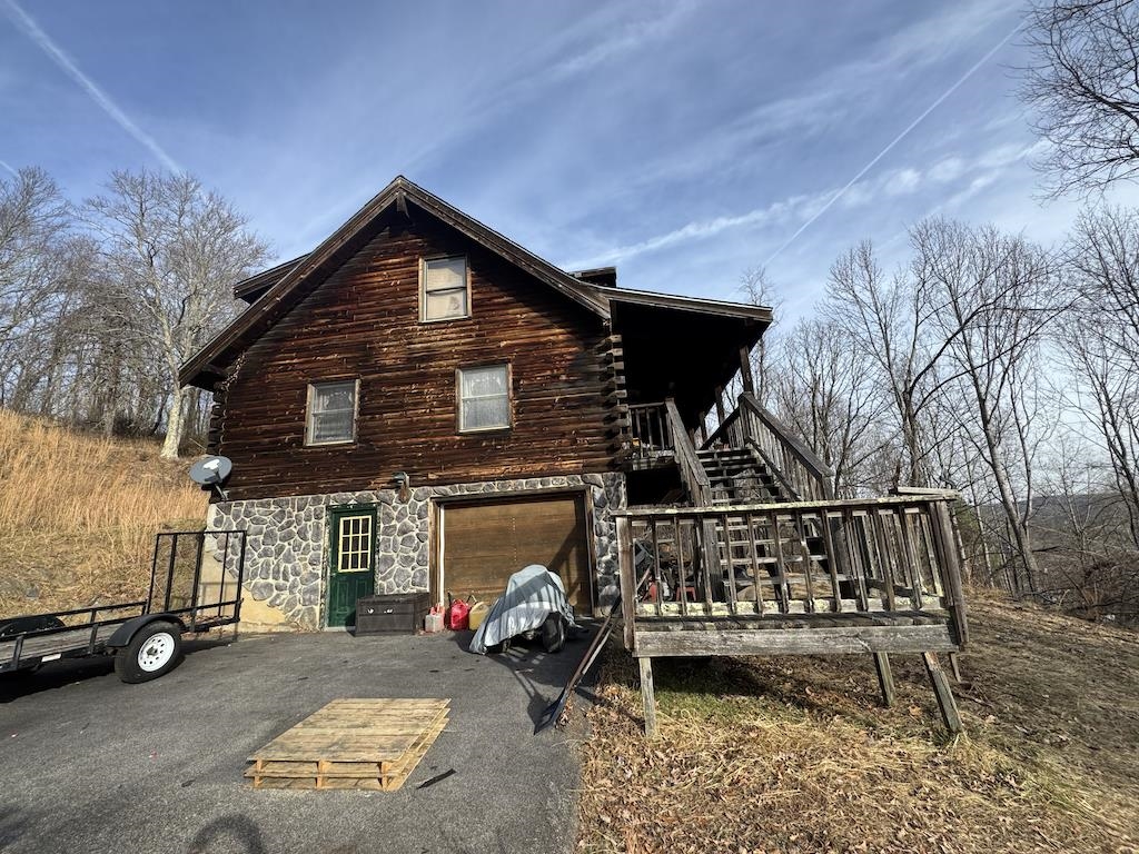 1212 Eagle View Drive NE Pilot VA 24138