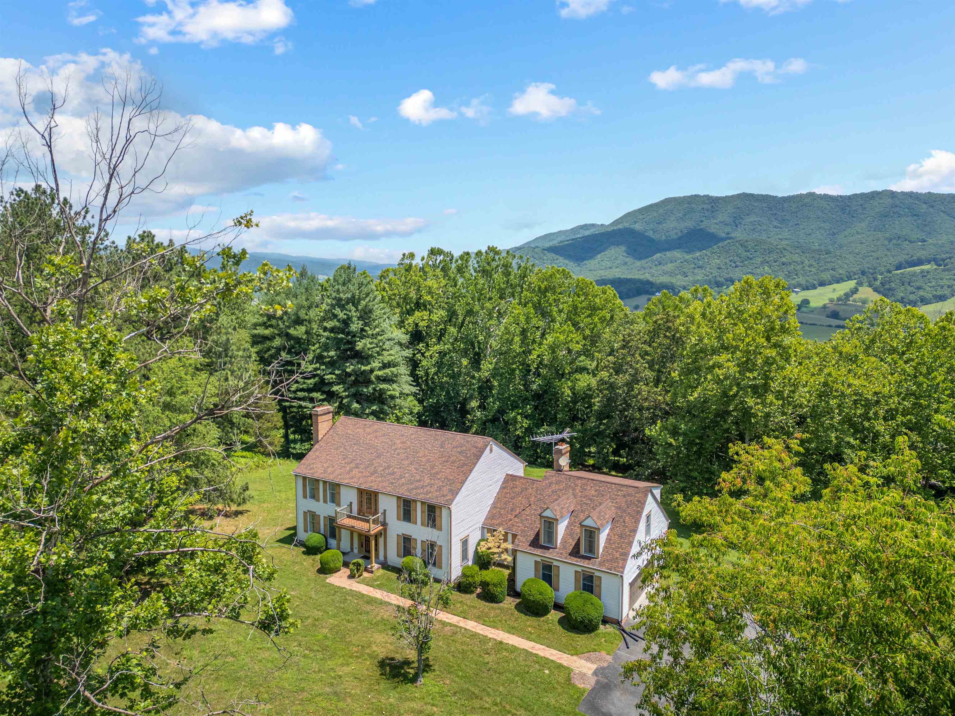 2232 Woodland Hills Drive Blacksburg VA 24060