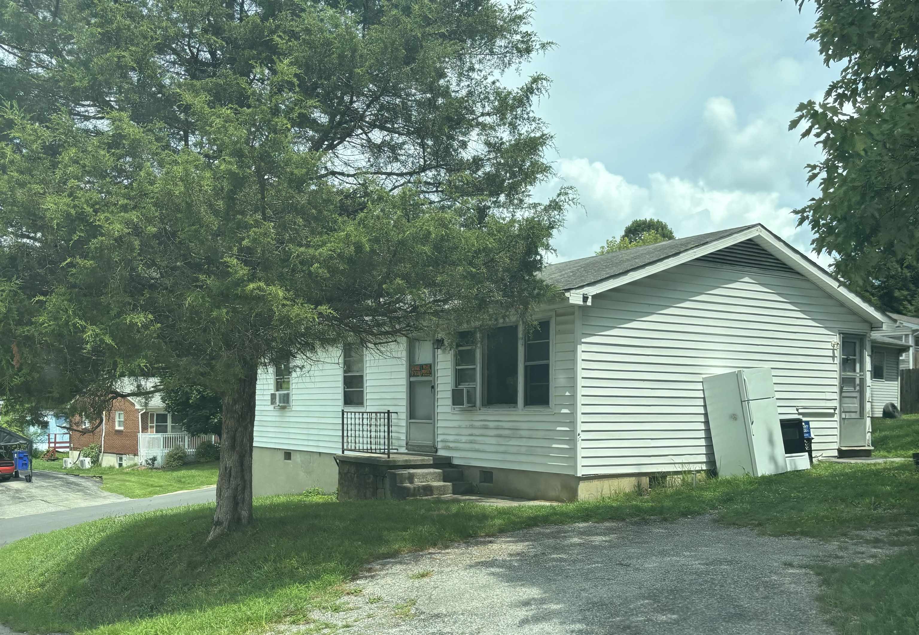 675 Hill Street NE Christiansburg VA 24073