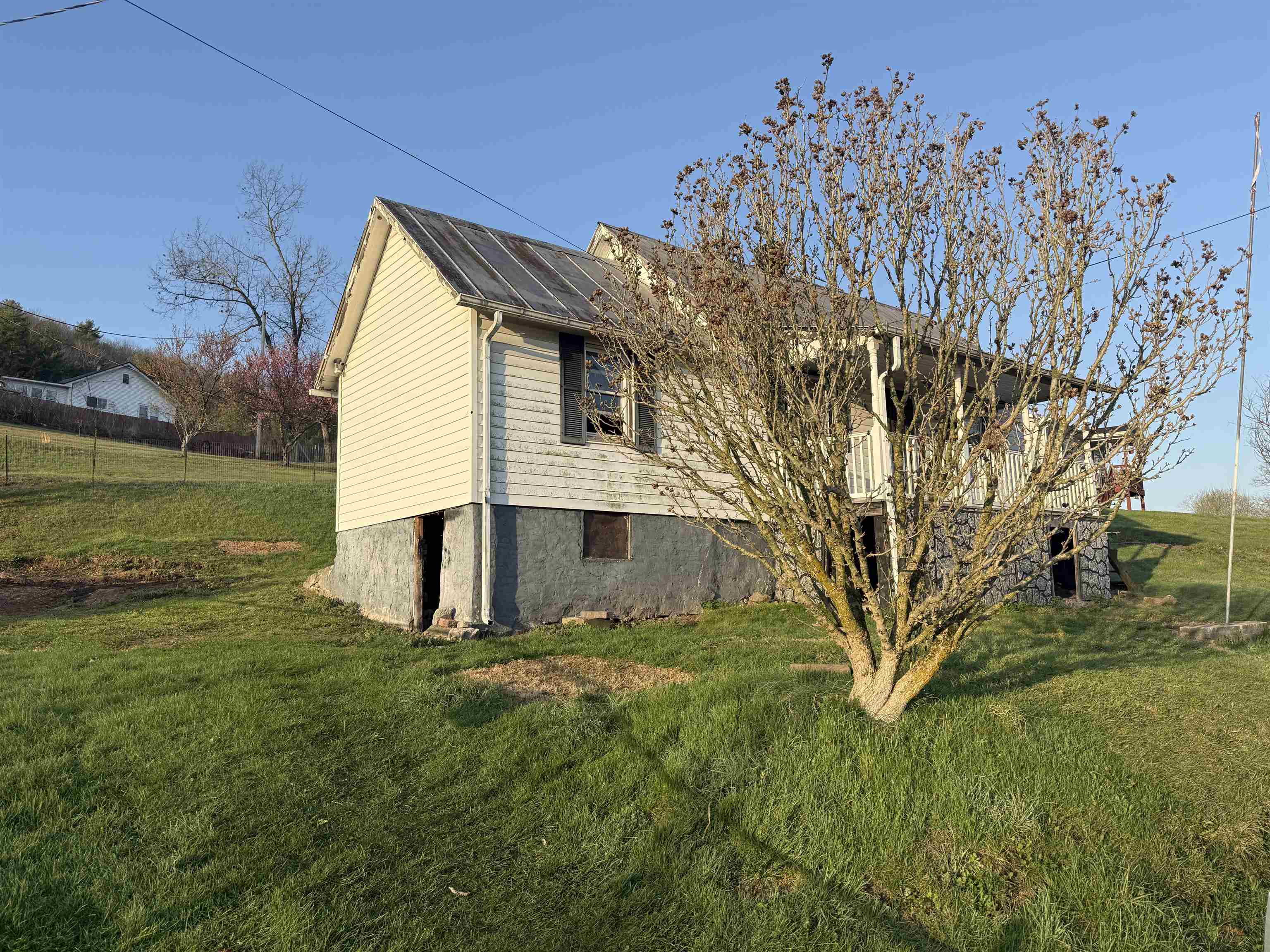 1023 Ramsey Mountain Road Max Meadows VA 24360
