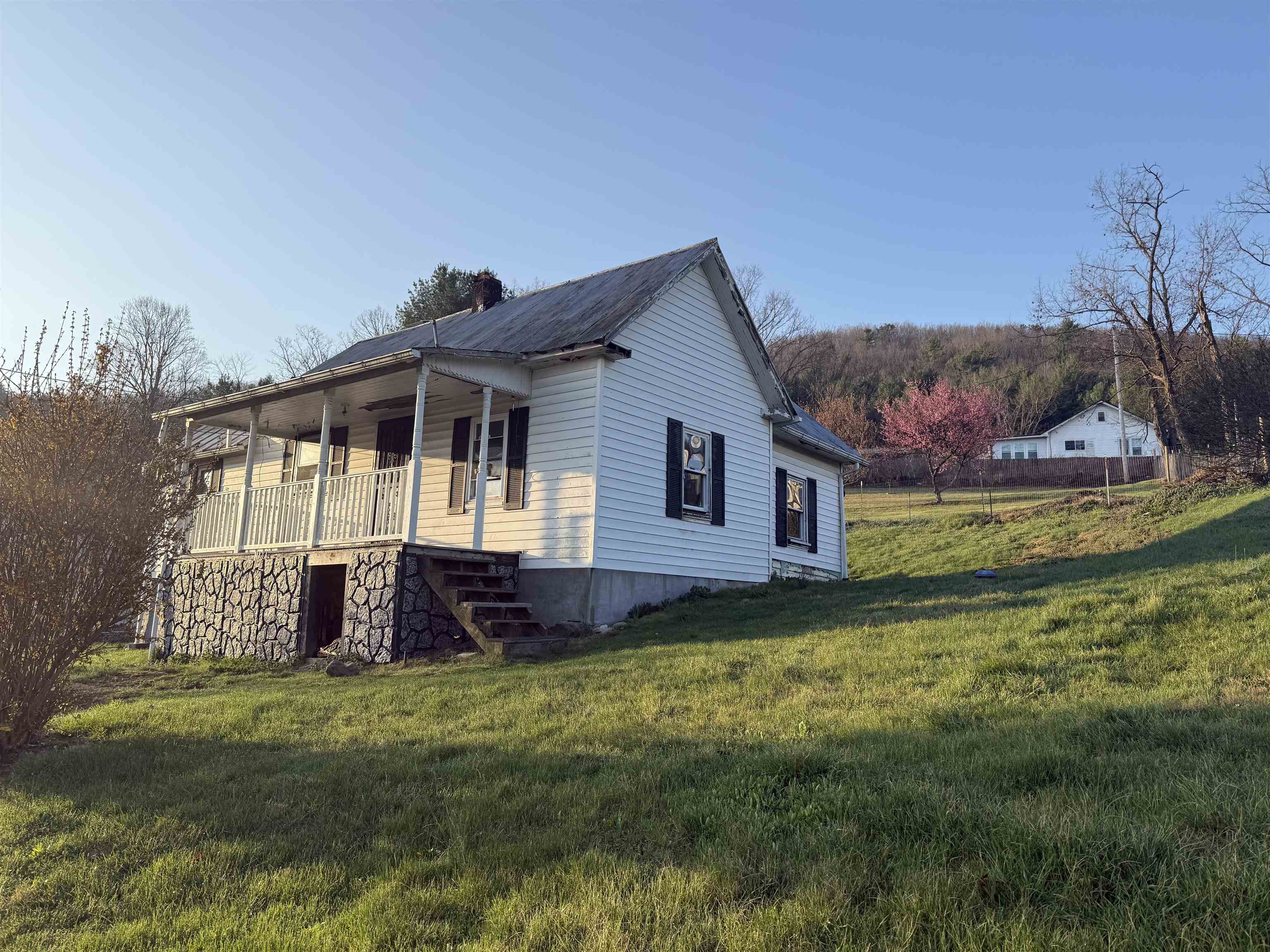 1023 Ramsey Mountain Road Max Meadows VA 24360