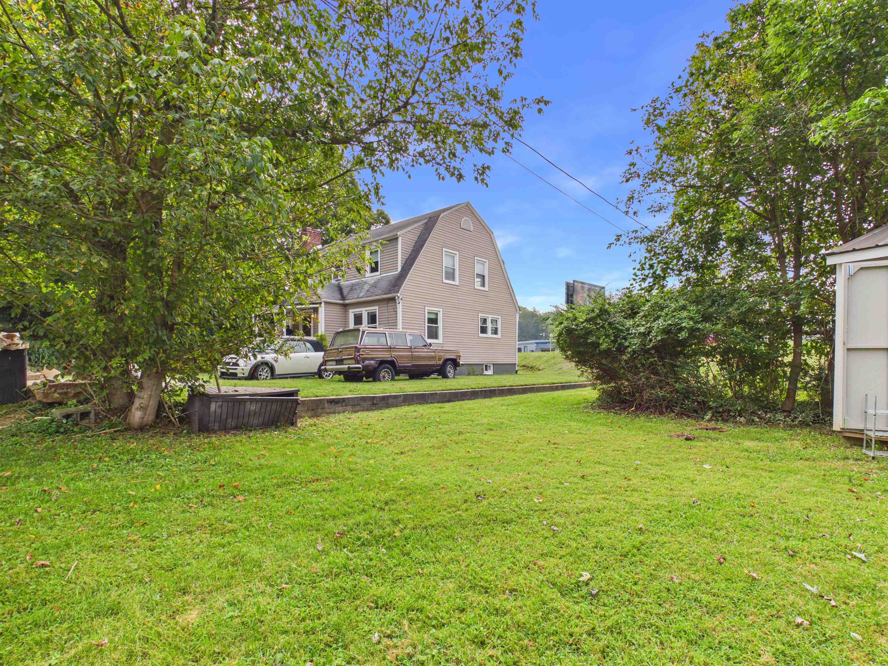 105 Washington Street Pembroke VA 24136