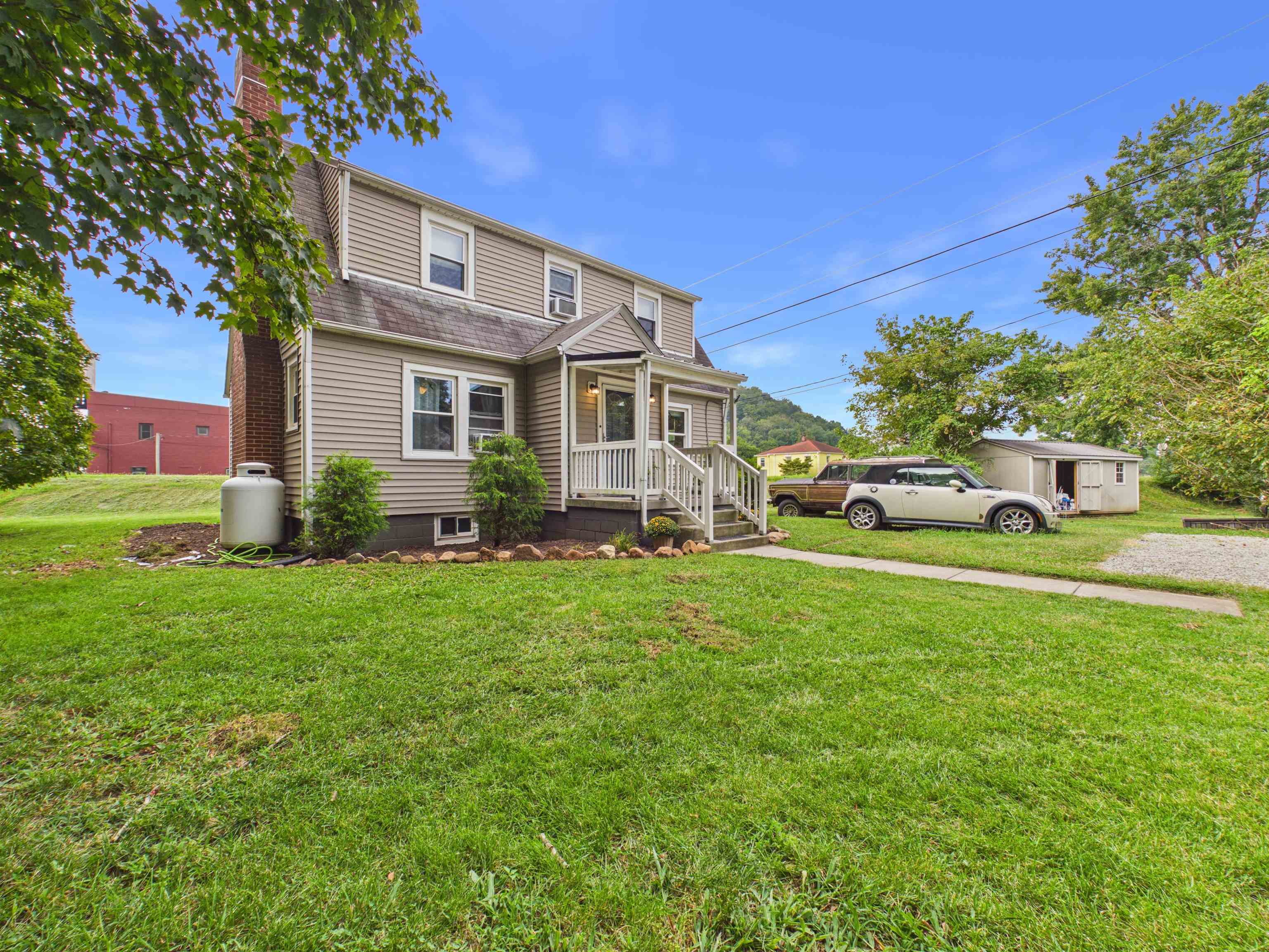 105 Washington Street Pembroke VA 24136