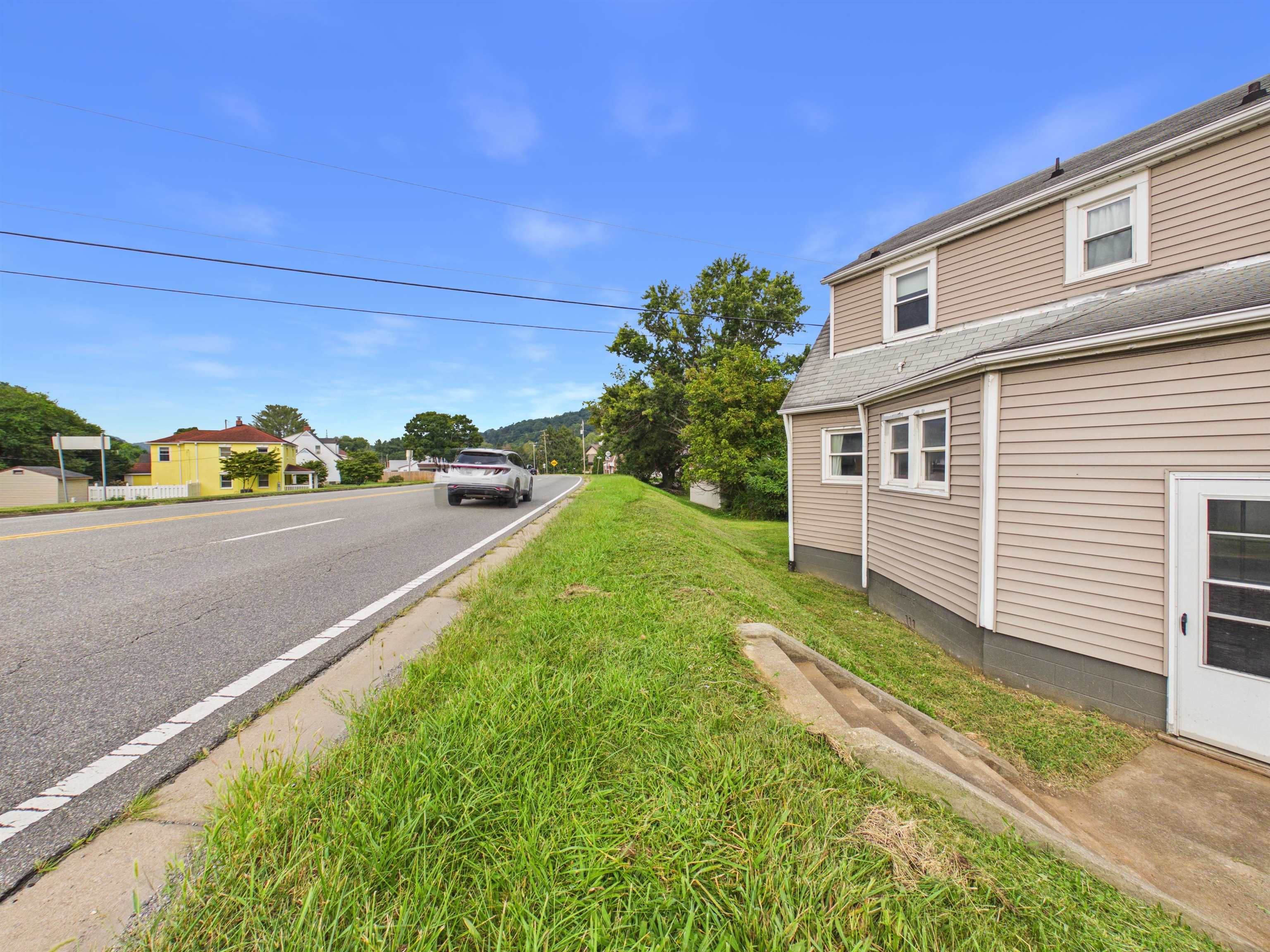 105 Washington Street Pembroke VA 24136