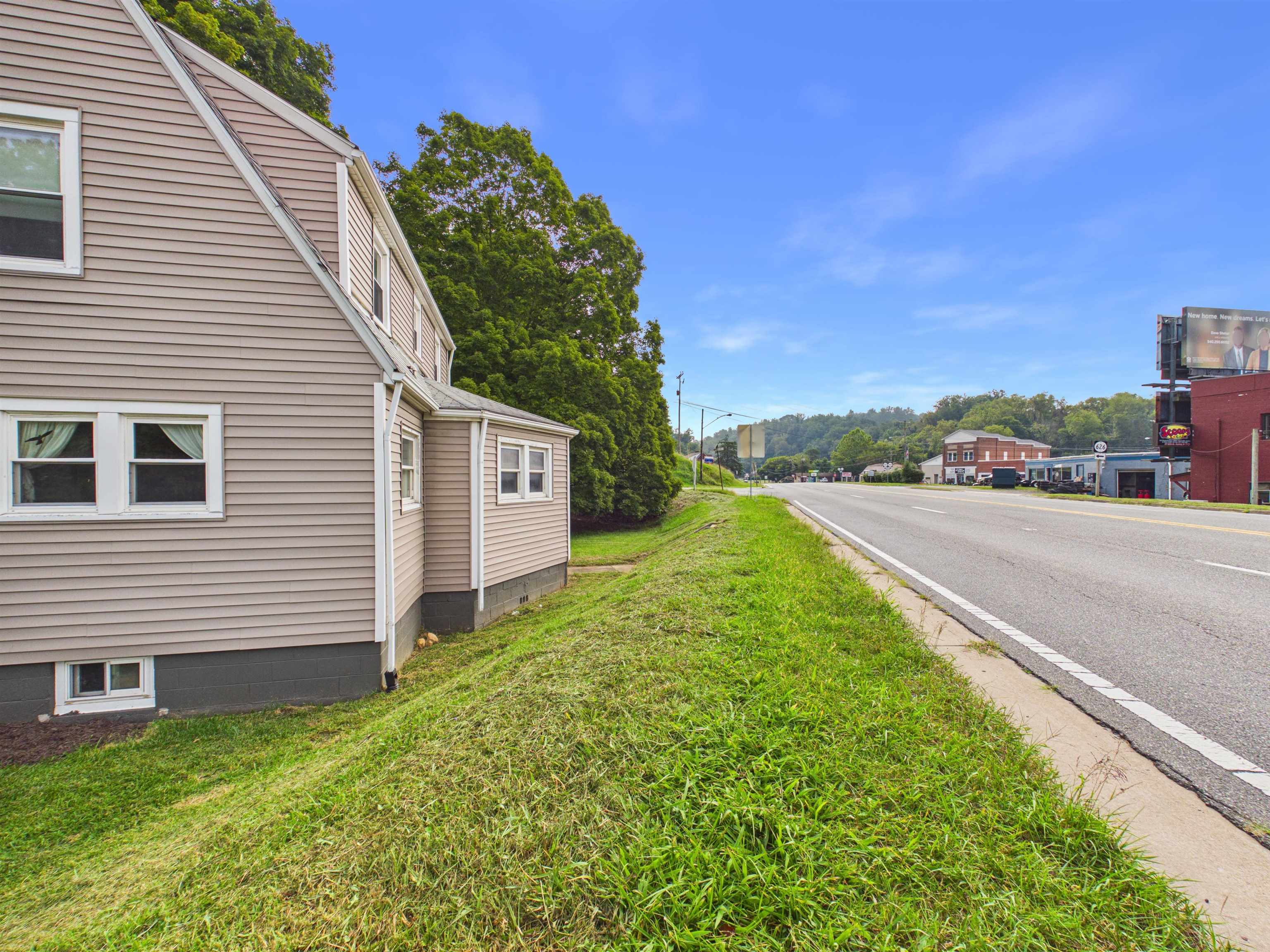 105 Washington Street Pembroke VA 24136