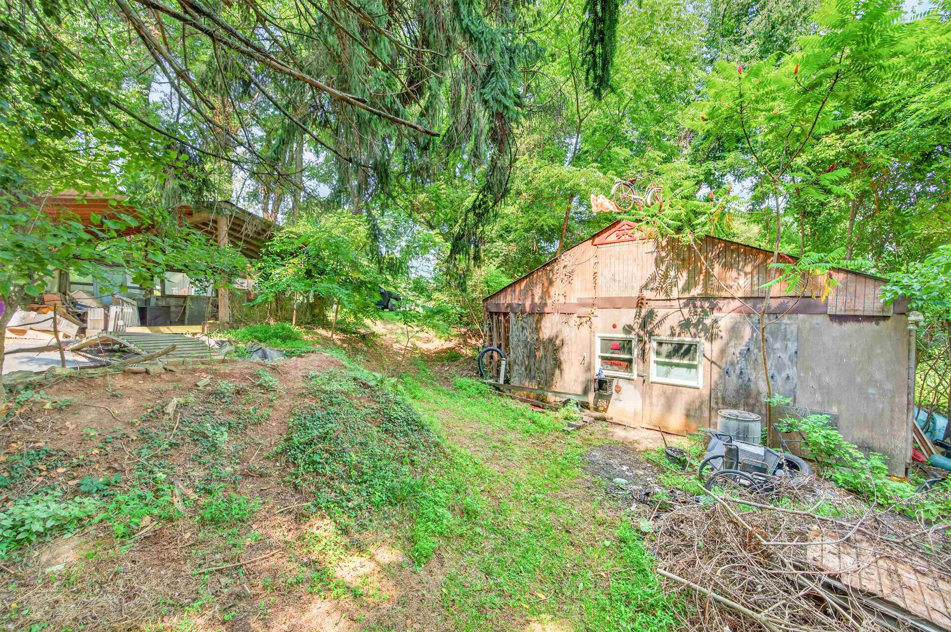 105 Taylor Street Radford VA 24141