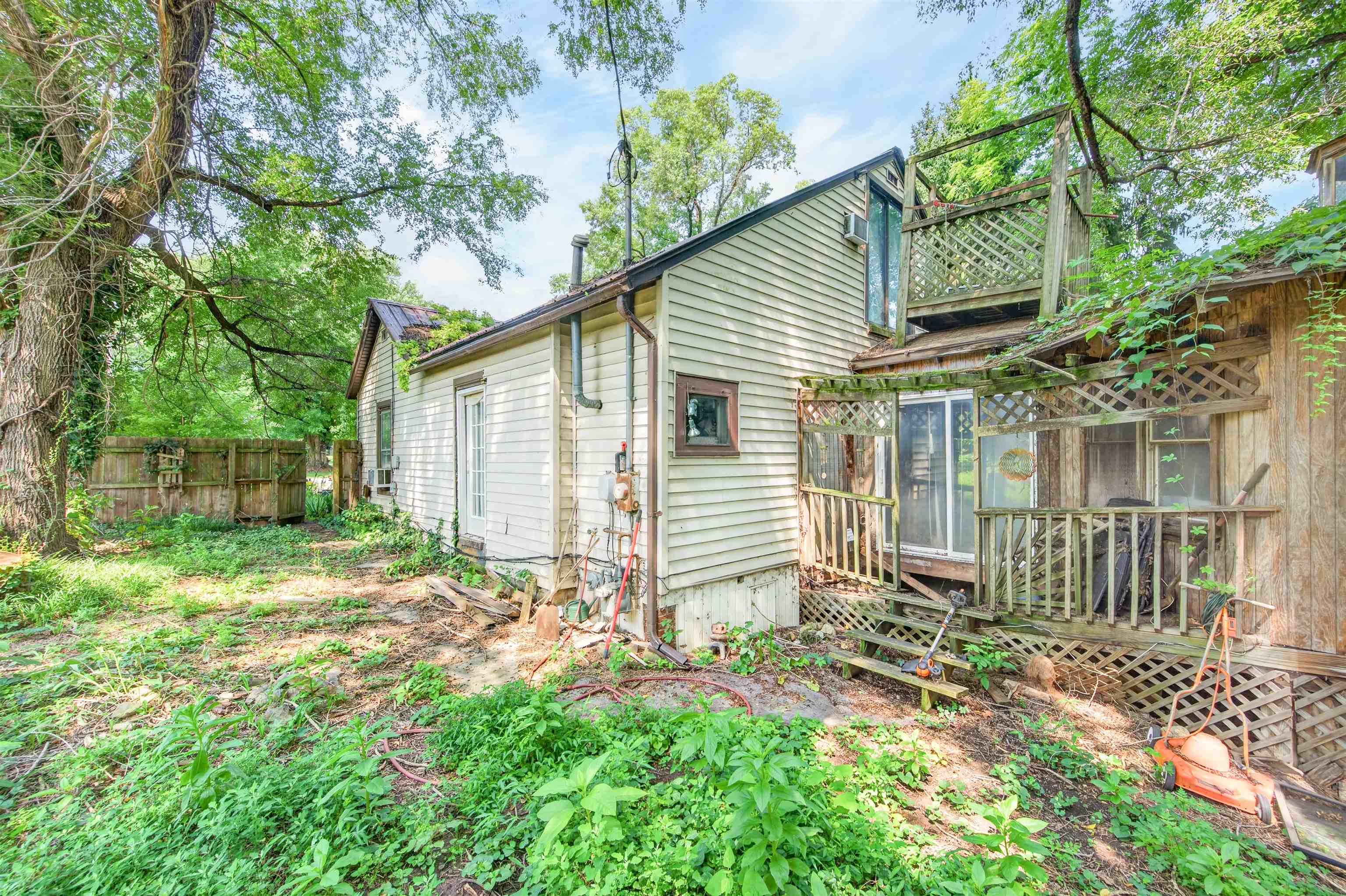 105 Taylor Street Radford VA 24141