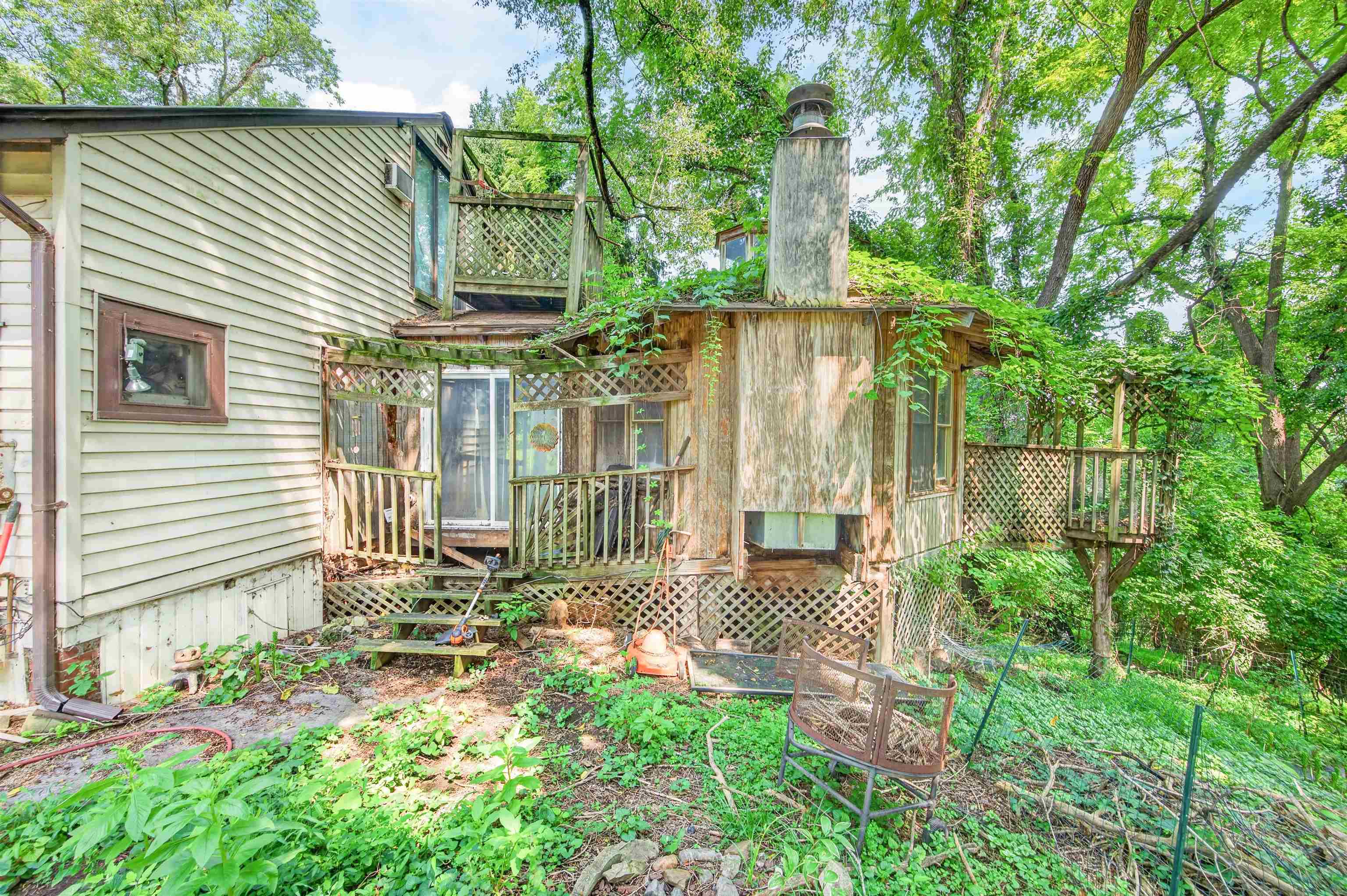 105 Taylor Street Radford VA 24141