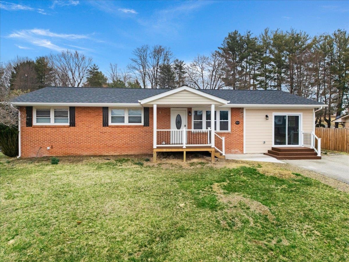 909 Custis Street Radford VA 24141