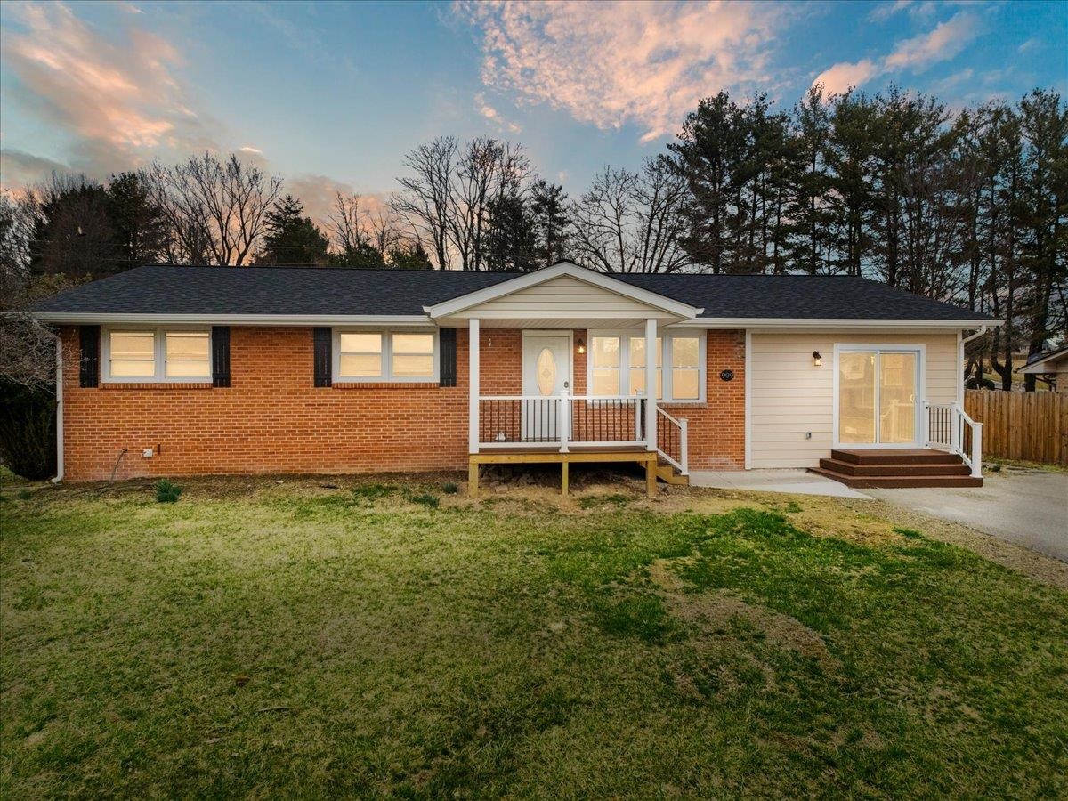 909 Custis Street Radford VA 24141
