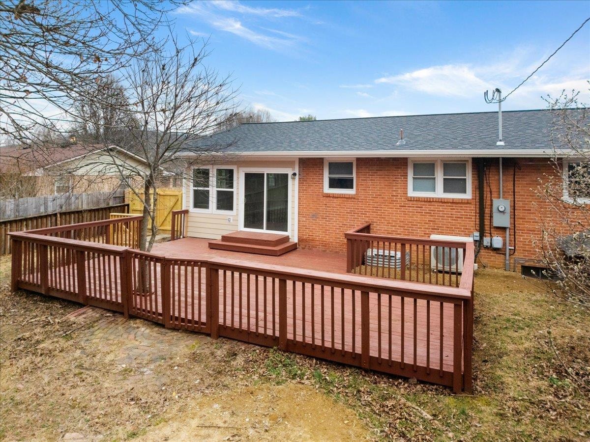 909 Custis Street Radford VA 24141