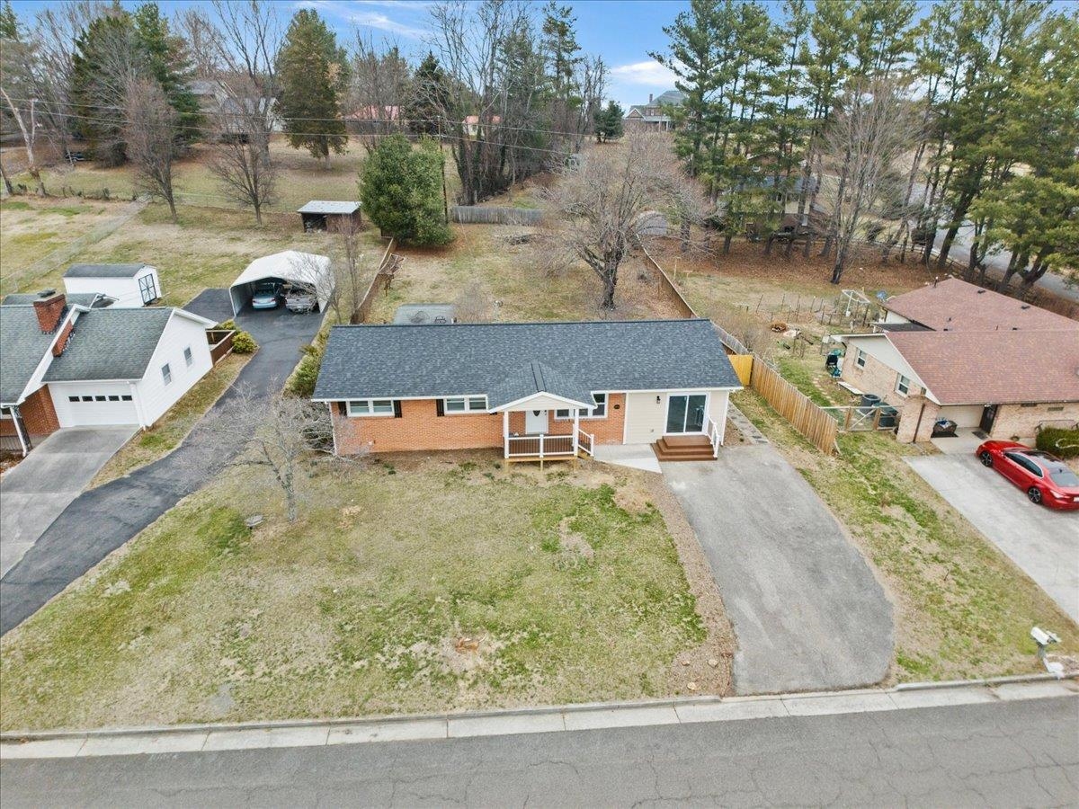 909 Custis Street Radford VA 24141