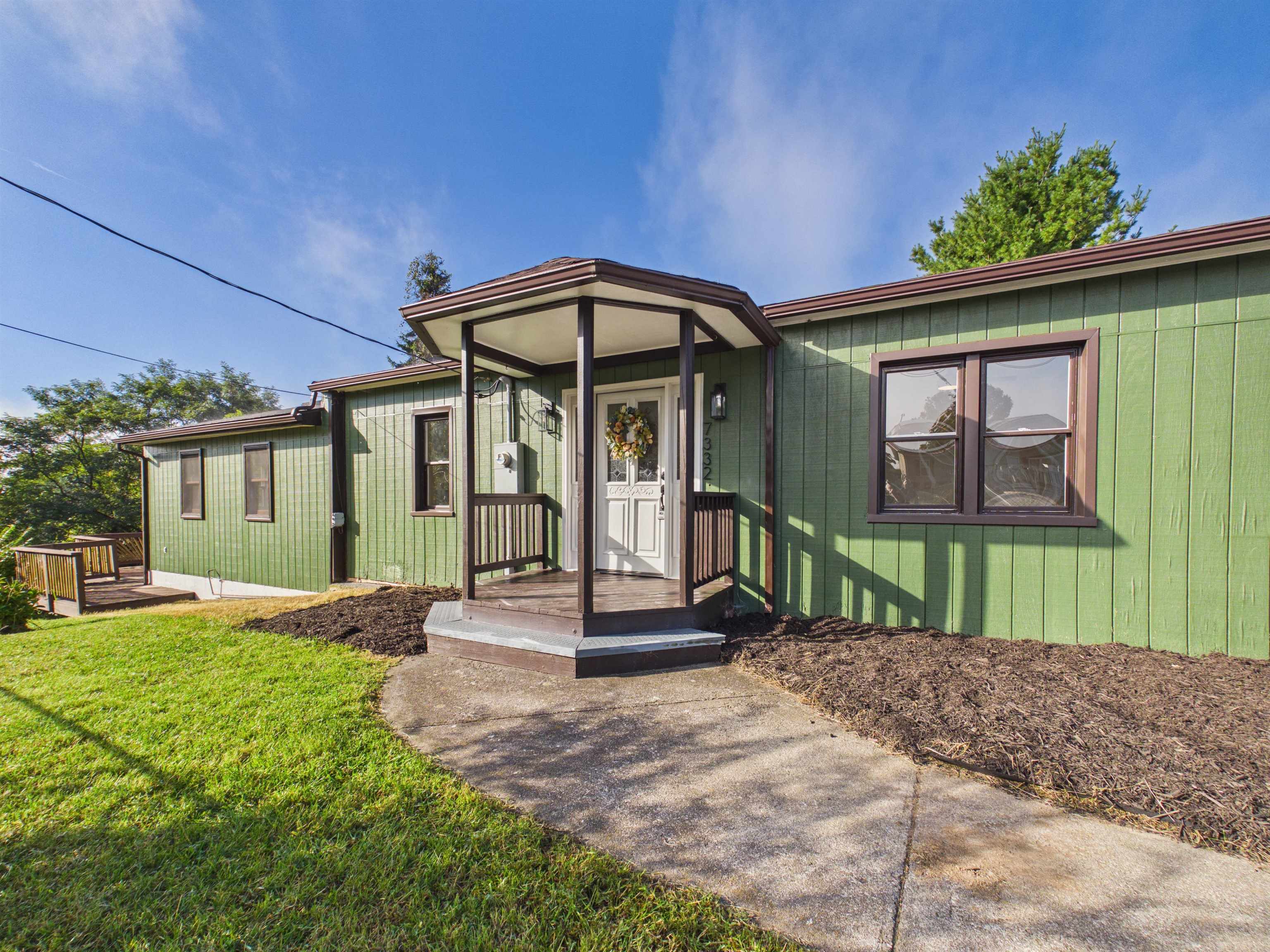 7332 Manns Drive Fairlawn VA 24141
