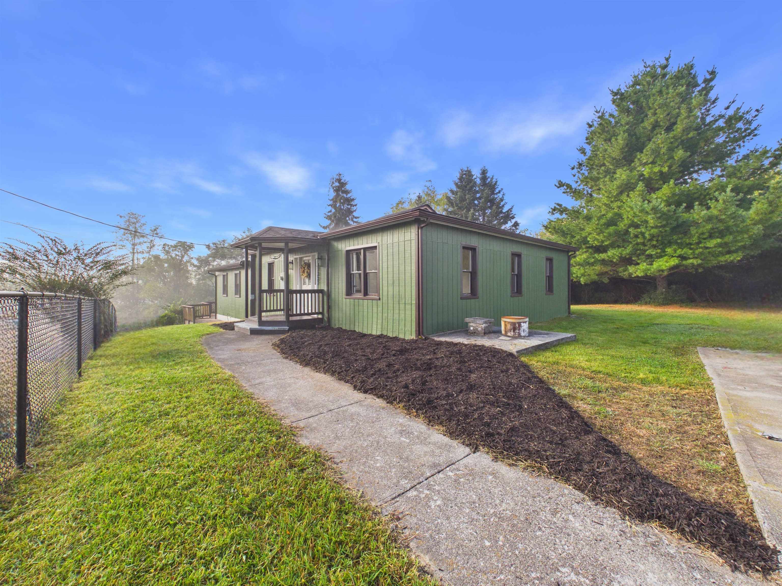 7332 Manns Drive Fairlawn VA 24141