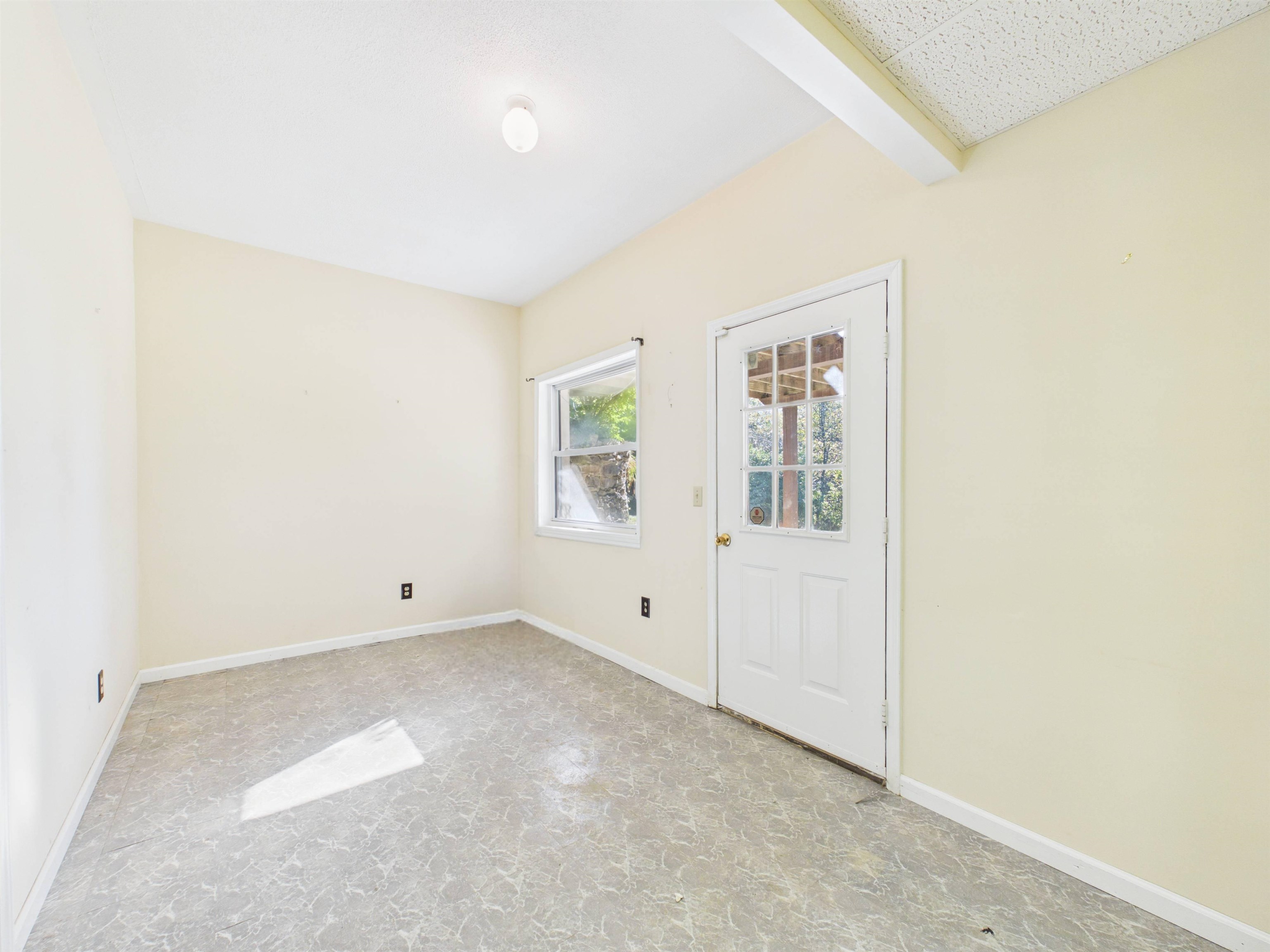 7332 Manns Drive Fairlawn VA 24141