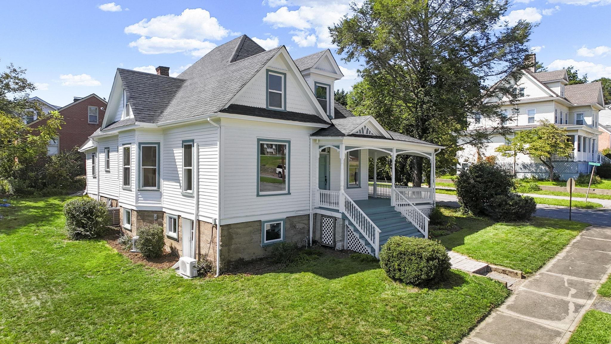 525 Madison Avenue N Pulaski VA 24301